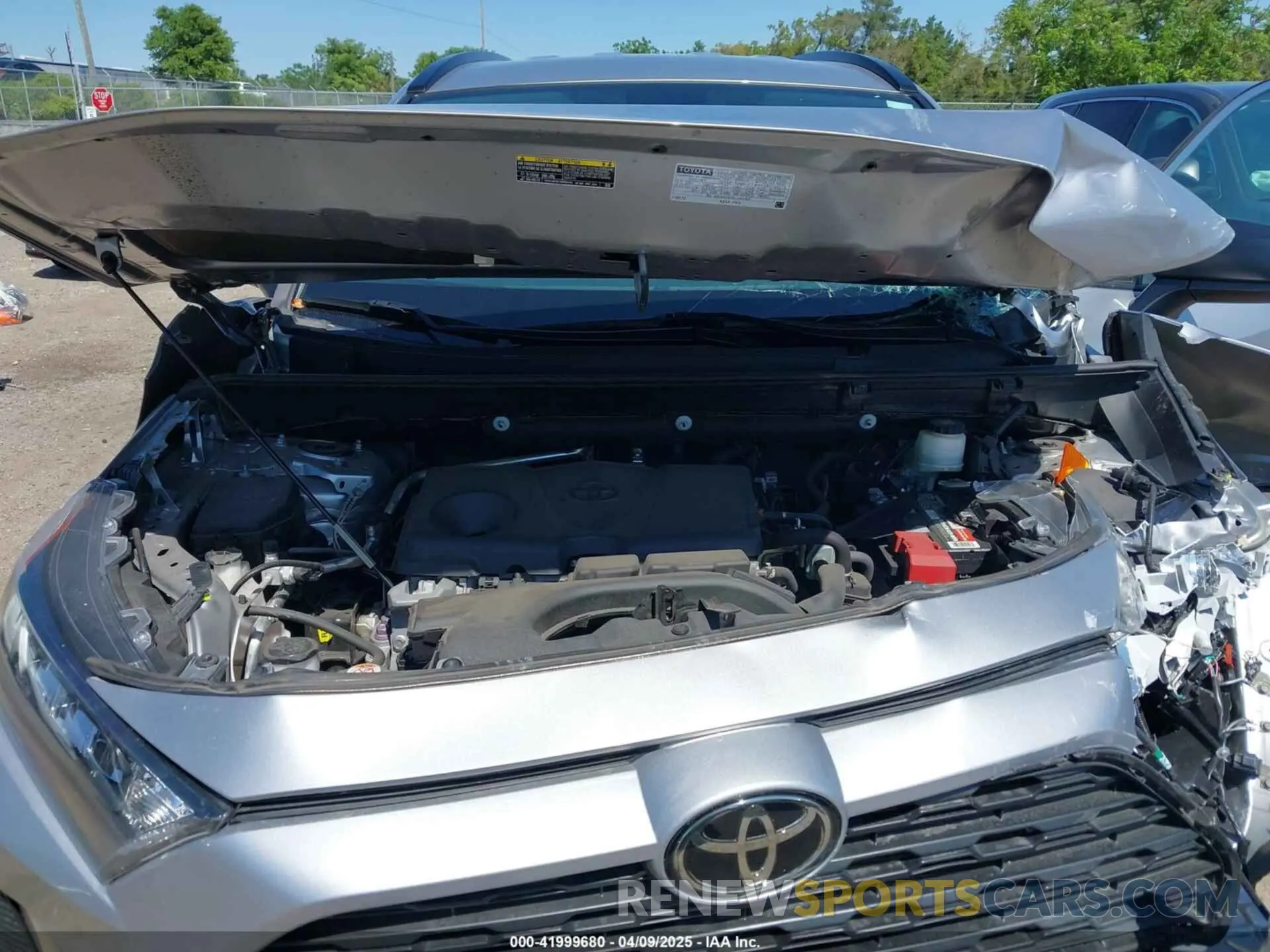 10 Photograph of a damaged car 2T3H1RFV2MC150721 TOYOTA RAV4 2021