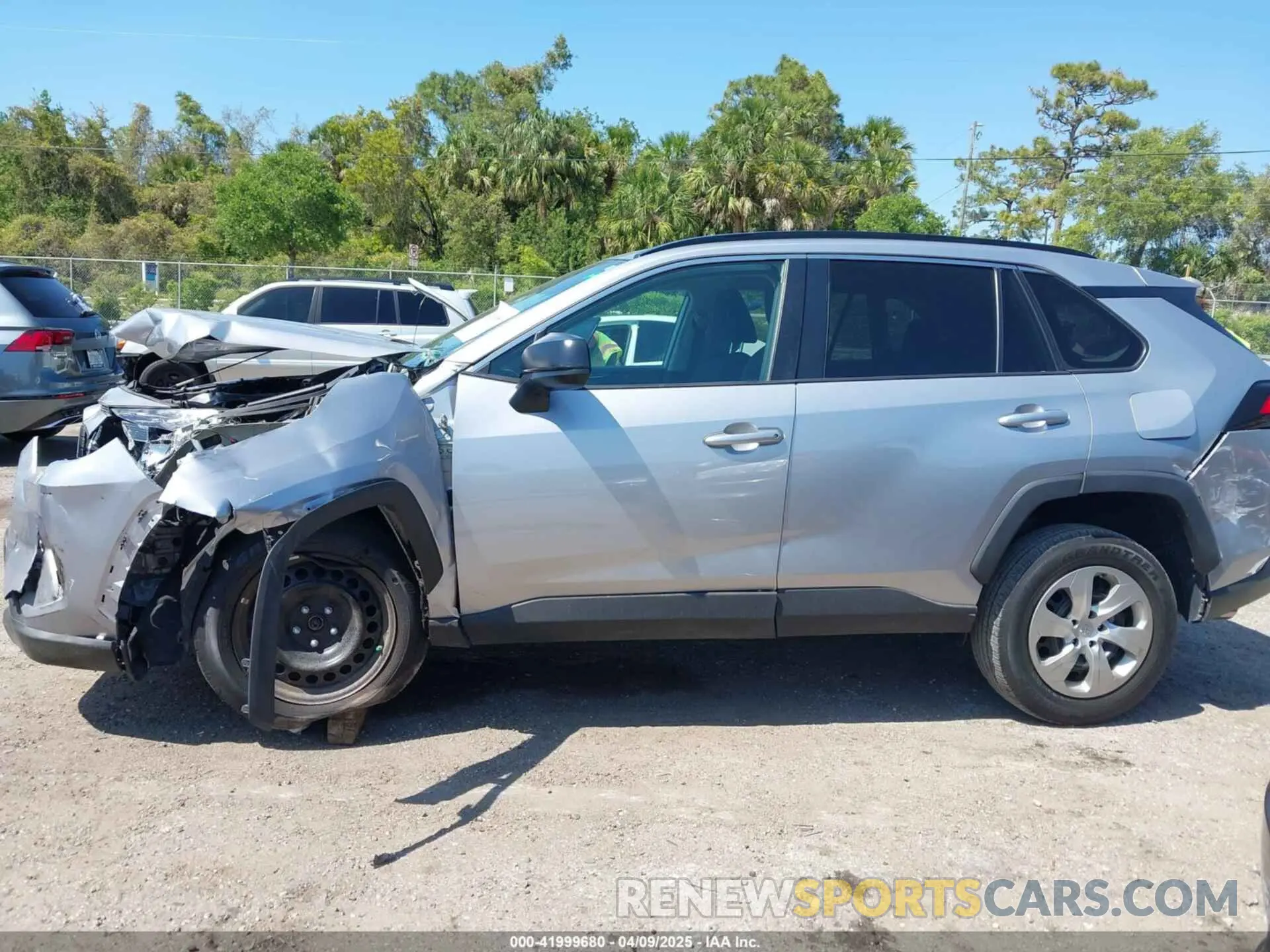 15 Photograph of a damaged car 2T3H1RFV2MC150721 TOYOTA RAV4 2021