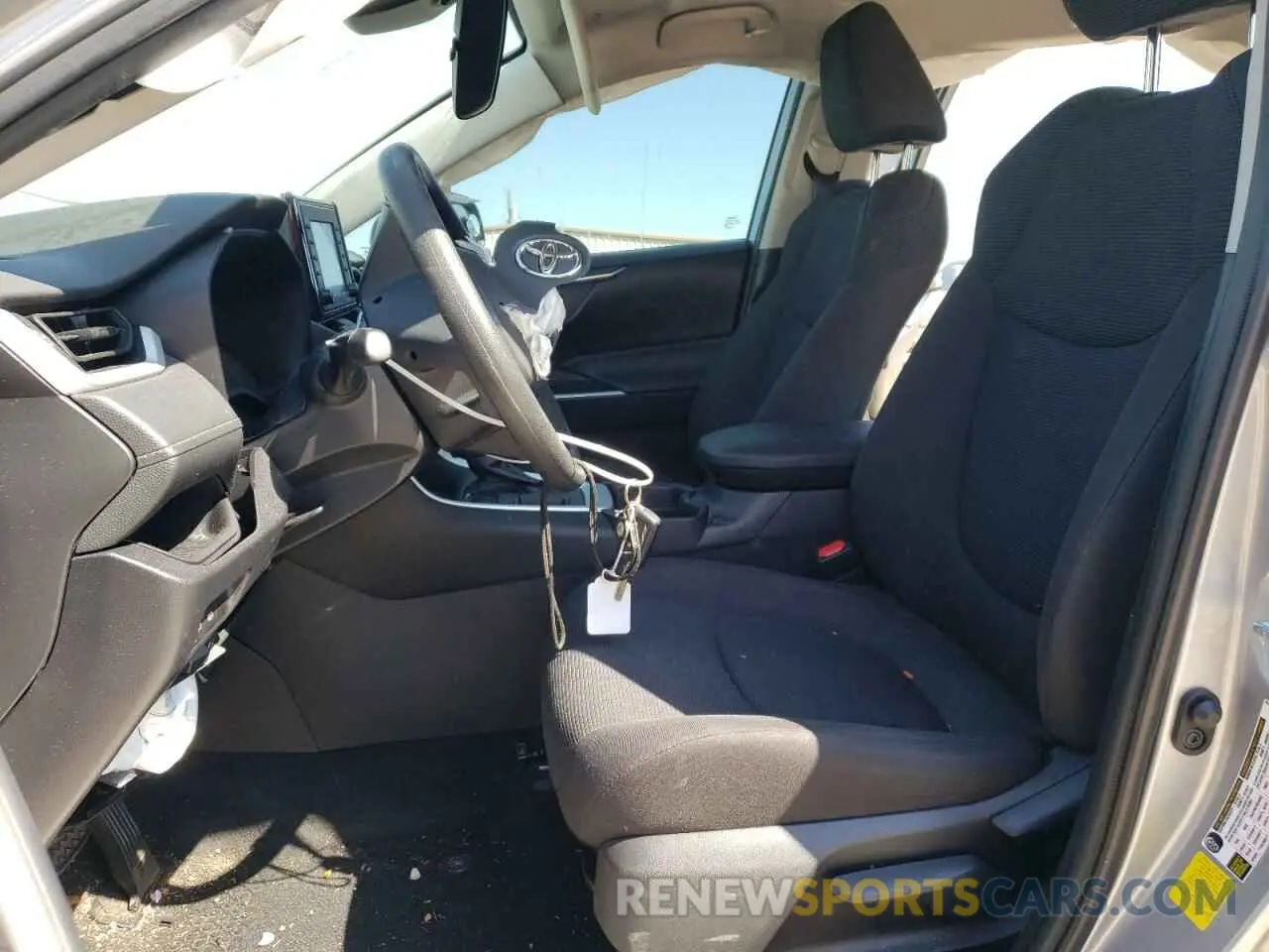7 Photograph of a damaged car 2T3H1RFV2MW125865 TOYOTA RAV4 2021