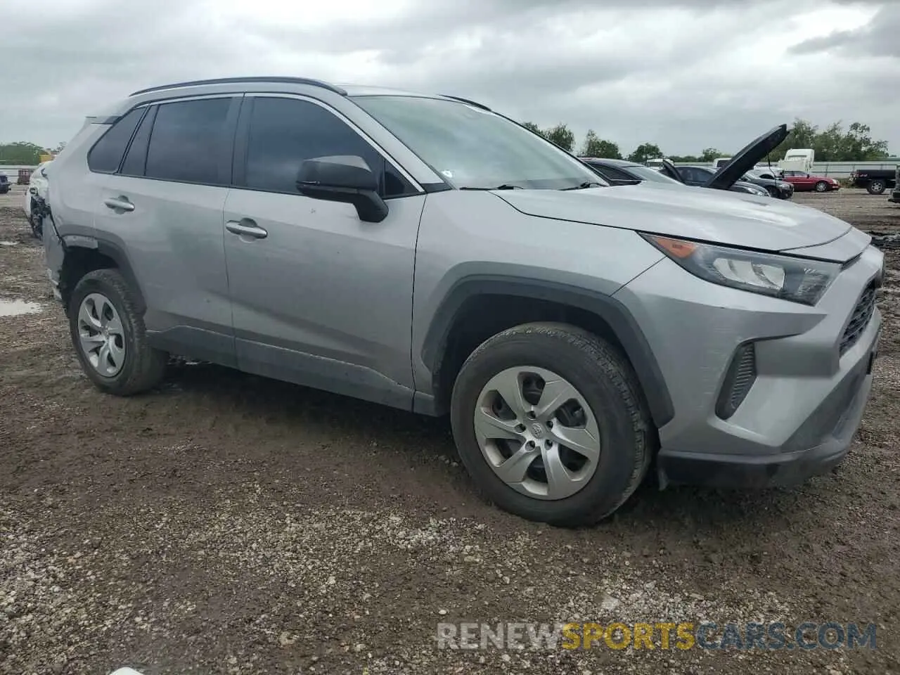 4 Photograph of a damaged car 2T3H1RFV2MW131732 TOYOTA RAV4 2021