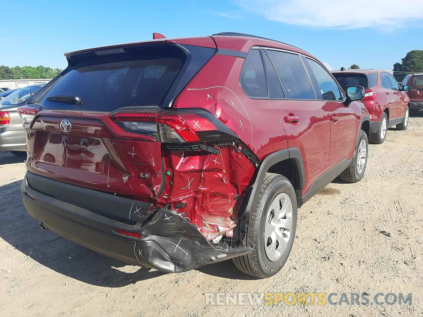 4 Photograph of a damaged car 2T3H1RFV2MW144707 TOYOTA RAV4 2021
