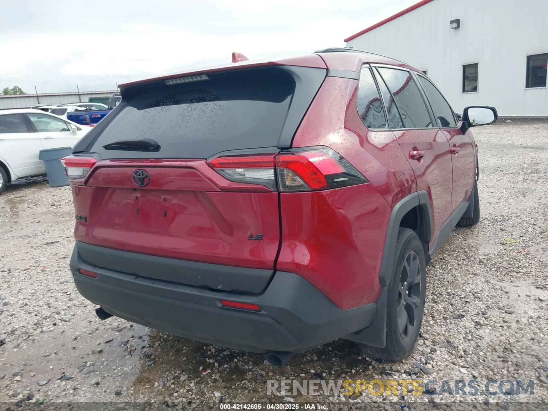 4 Photograph of a damaged car 2T3H1RFV2MW178873 TOYOTA RAV4 2021