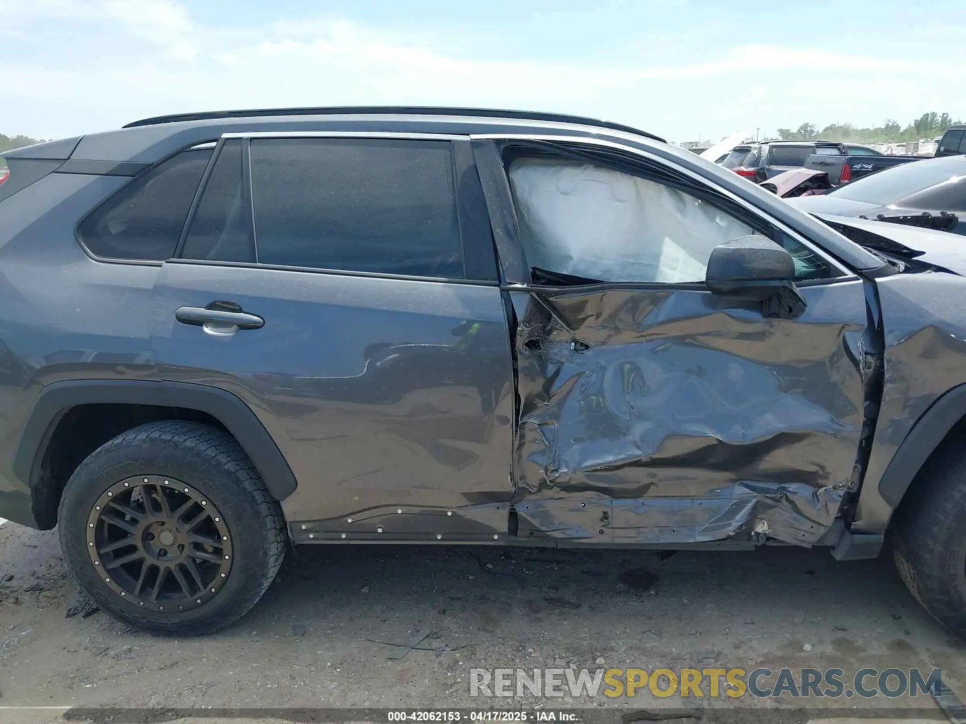 13 Фотография поврежденного автомобиля 2T3H1RFV3MC112317 TOYOTA RAV4 2021