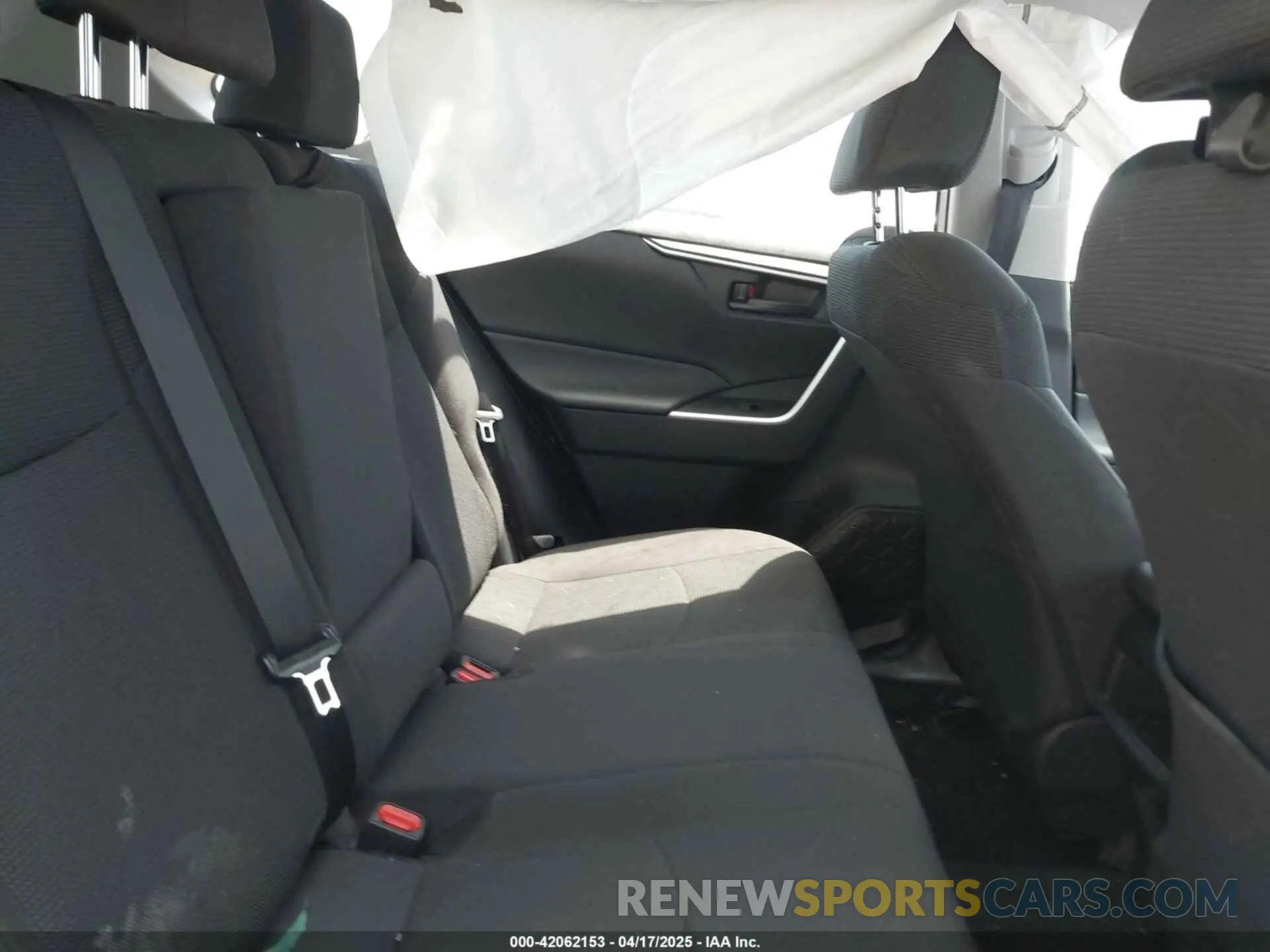 8 Фотография поврежденного автомобиля 2T3H1RFV3MC112317 TOYOTA RAV4 2021