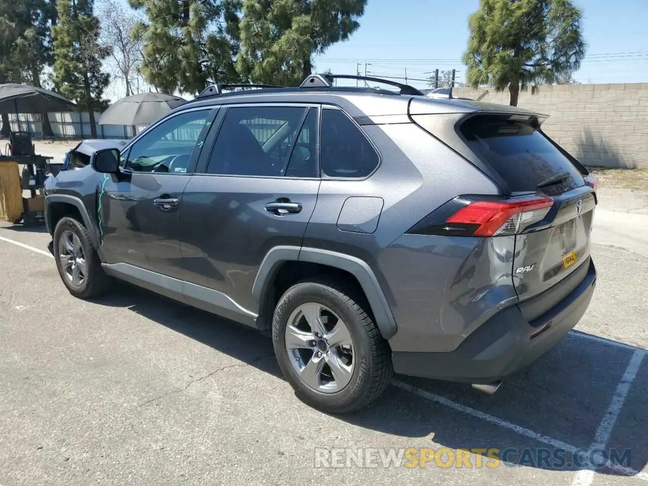2 Фотография поврежденного автомобиля 2T3H1RFV3MC165938 TOYOTA RAV4 2021