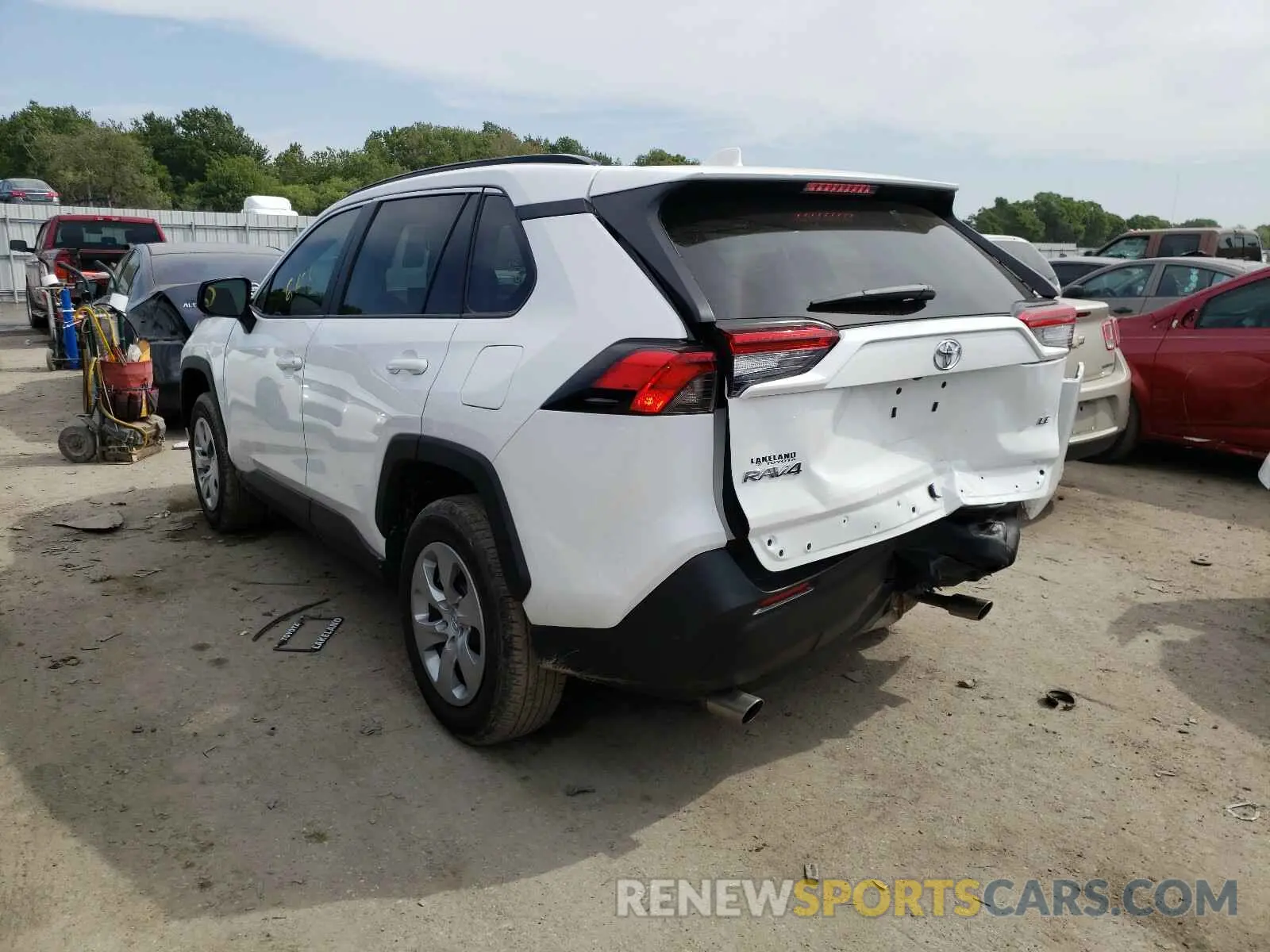 3 Photograph of a damaged car 2T3H1RFV3MW108797 TOYOTA RAV4 2021