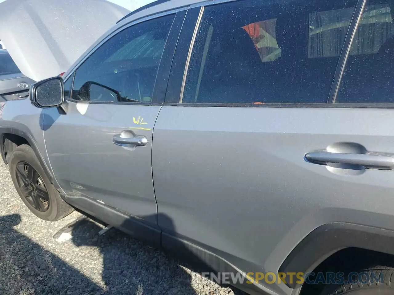 13 Photograph of a damaged car 2T3H1RFV3MW127785 TOYOTA RAV4 2021