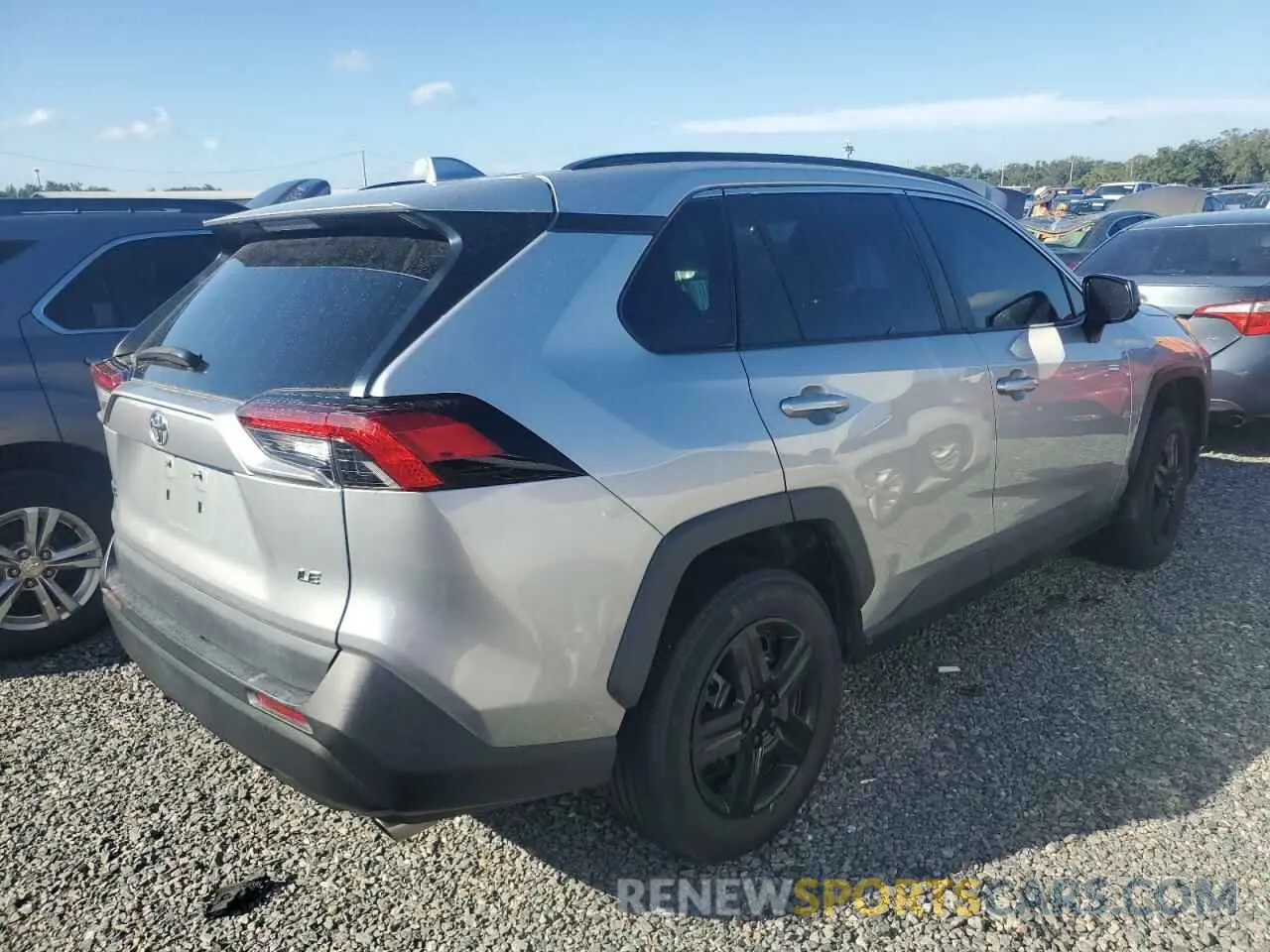3 Photograph of a damaged car 2T3H1RFV3MW127785 TOYOTA RAV4 2021