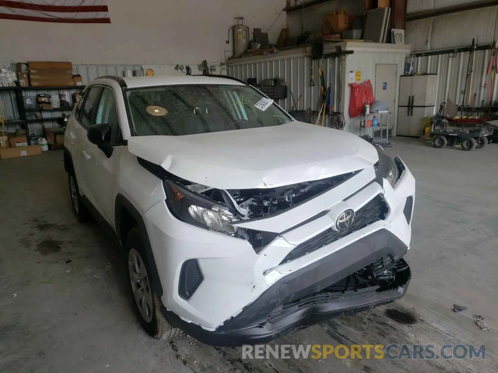 1 Photograph of a damaged car 2T3H1RFV3MW128029 TOYOTA RAV4 2021