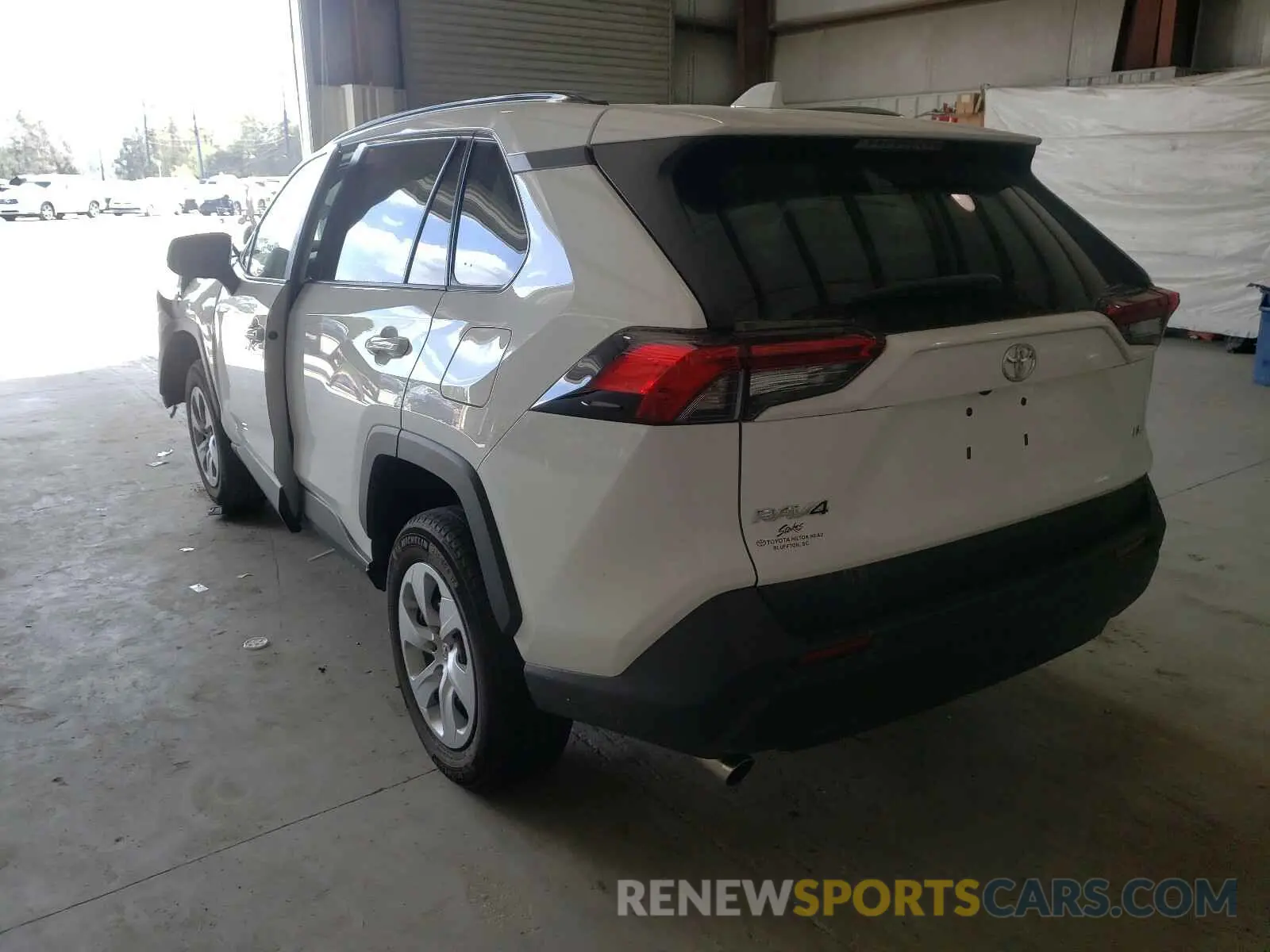 3 Photograph of a damaged car 2T3H1RFV3MW128029 TOYOTA RAV4 2021