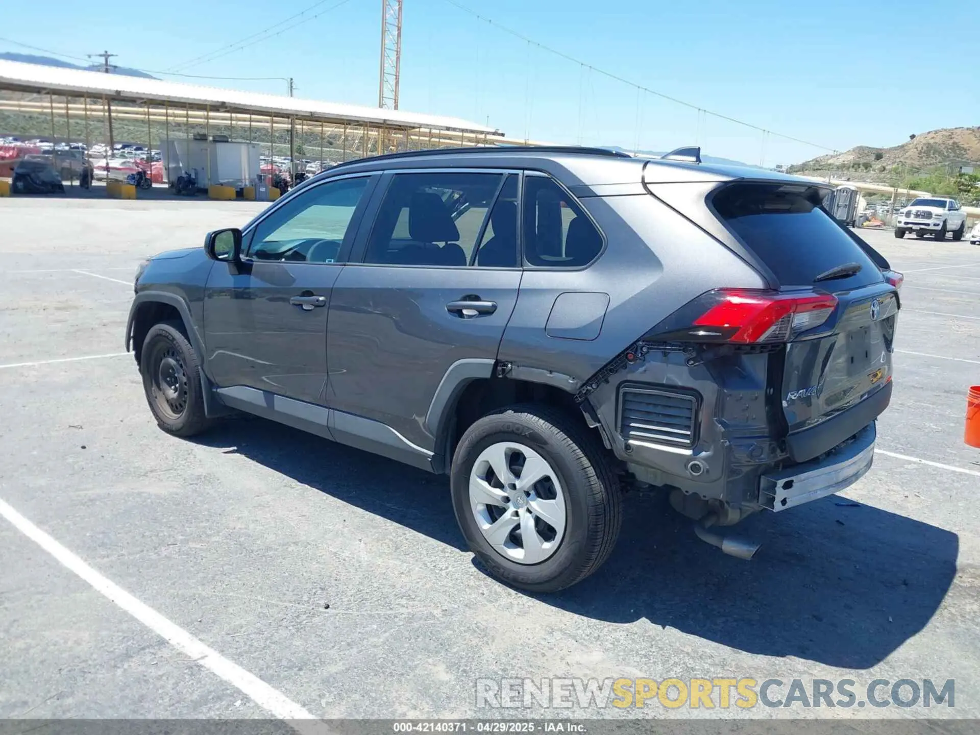 3 Фотография поврежденного автомобиля 2T3H1RFV3MW133201 TOYOTA RAV4 2021