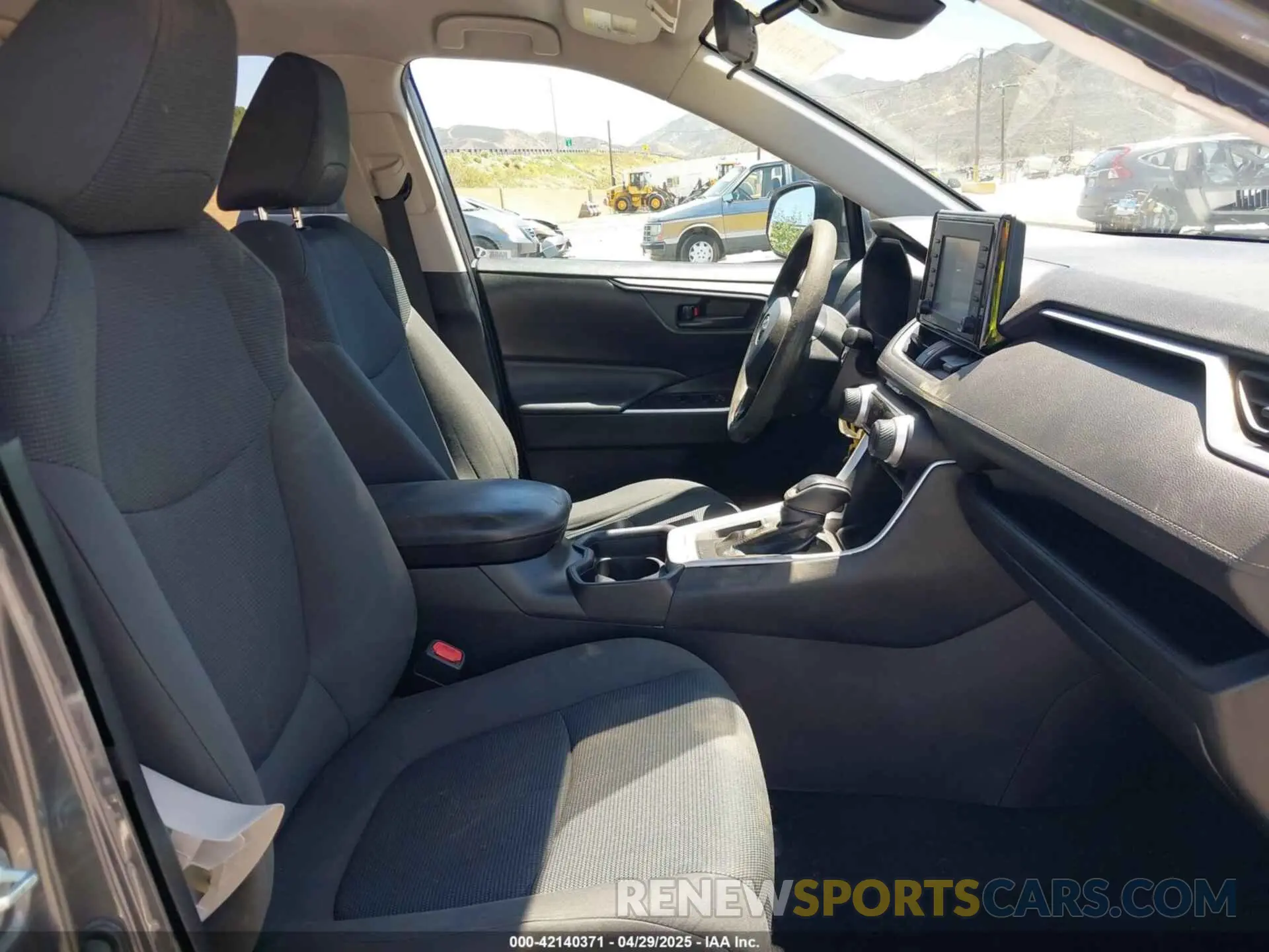 5 Фотография поврежденного автомобиля 2T3H1RFV3MW133201 TOYOTA RAV4 2021