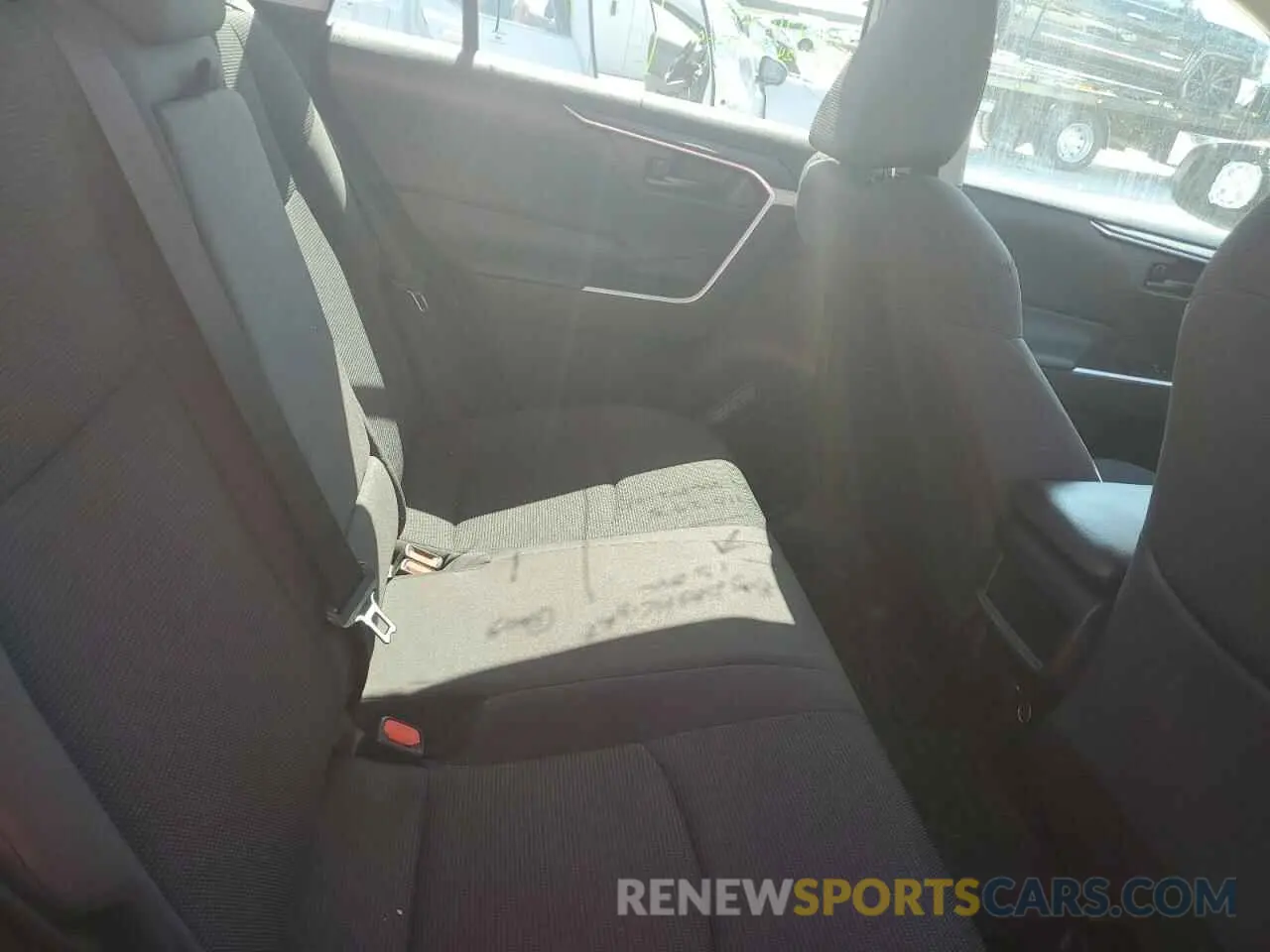 10 Фотография поврежденного автомобиля 2T3H1RFV3MW150242 TOYOTA RAV4 2021