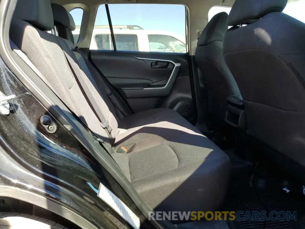 10 Фотография поврежденного автомобиля 2T3H1RFV3MW151987 TOYOTA RAV4 2021