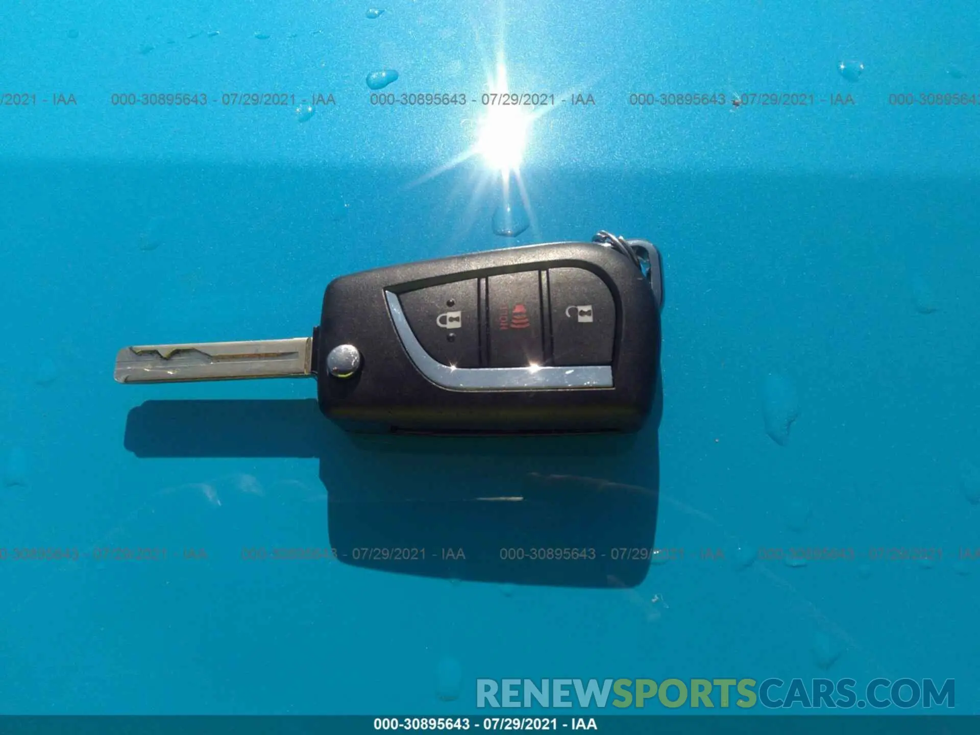 11 Photograph of a damaged car 2T3H1RFV4MC091851 TOYOTA RAV4 2021