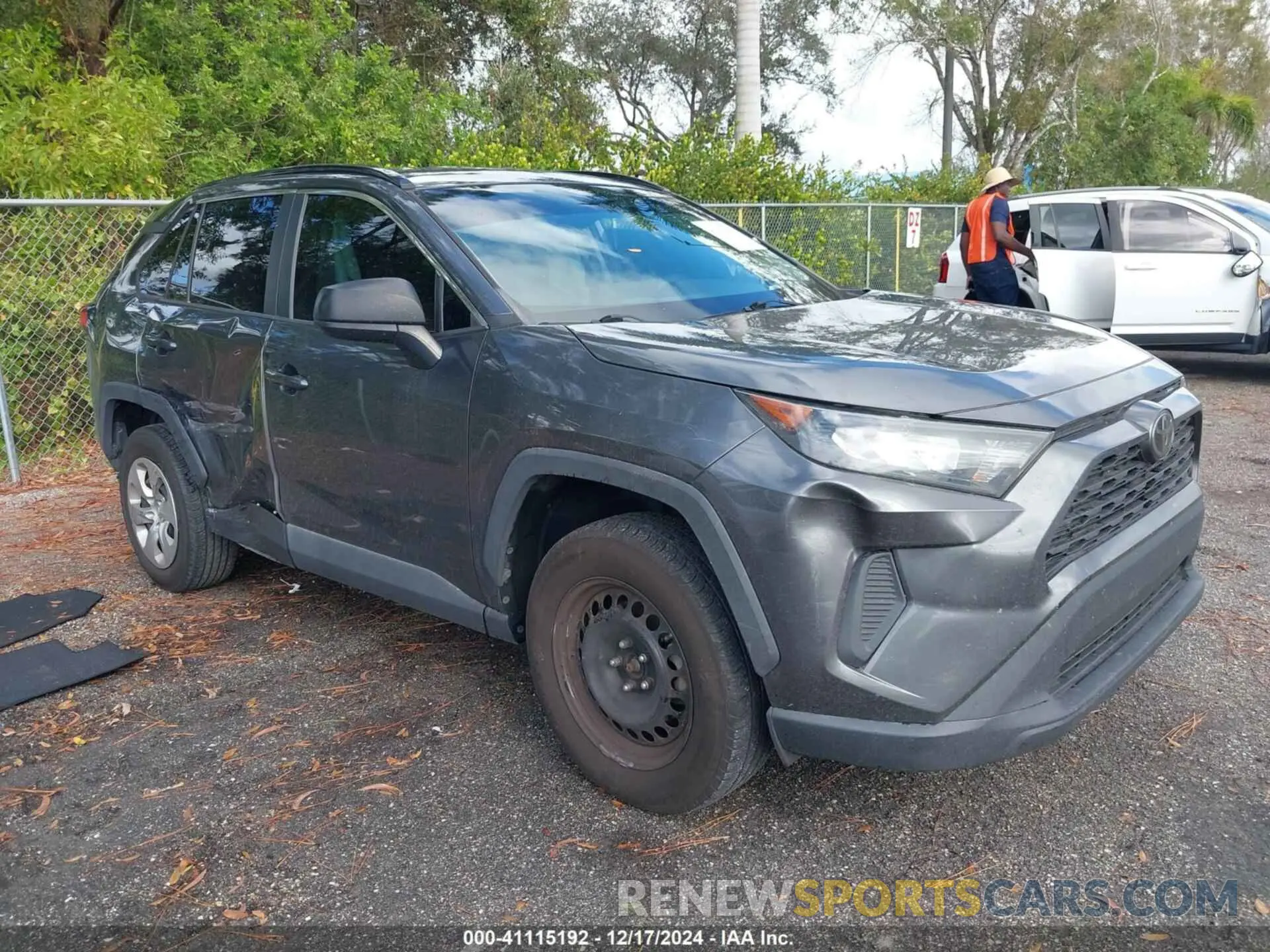 1 Photograph of a damaged car 2T3H1RFV4MC099612 TOYOTA RAV4 2021