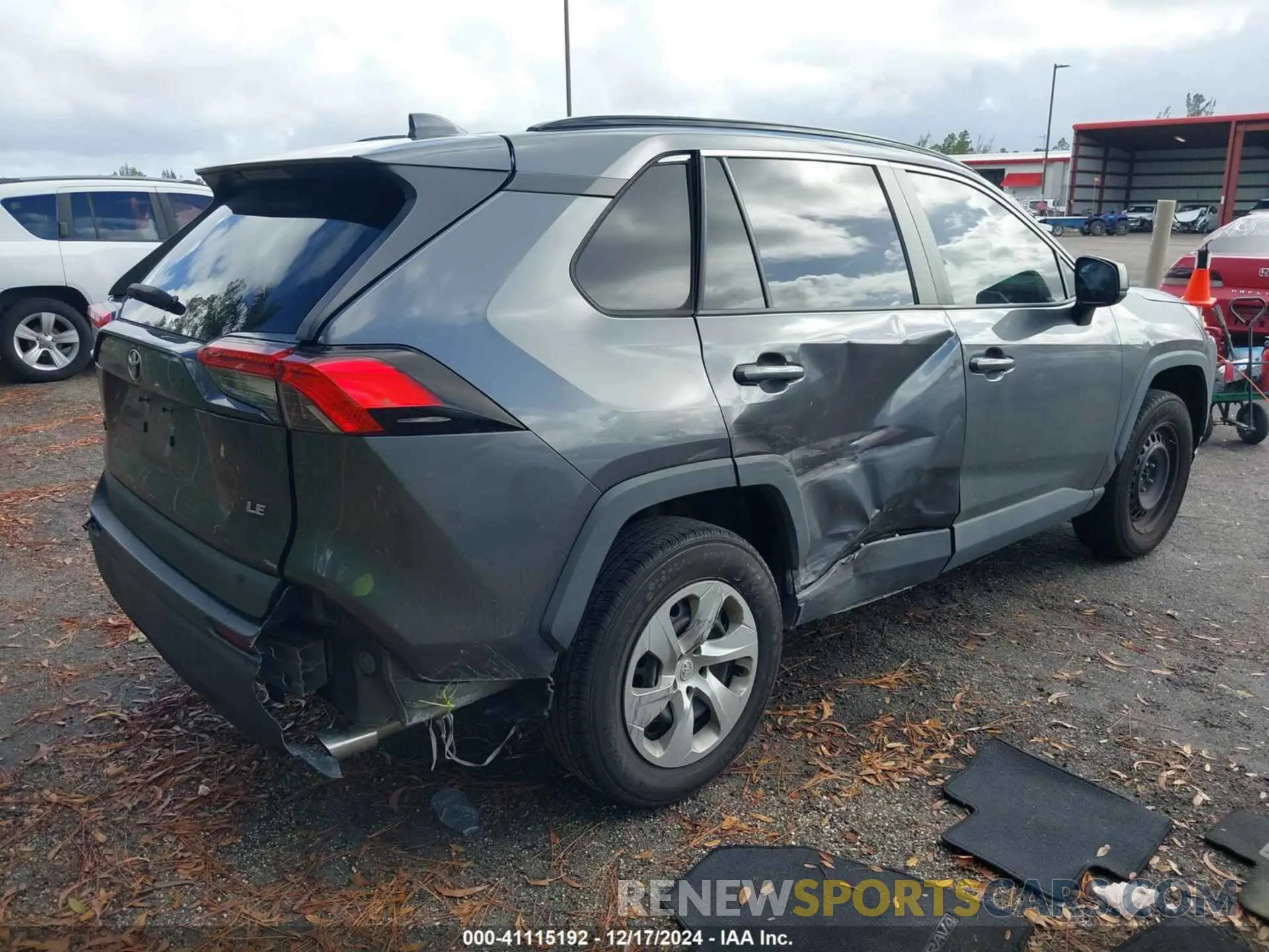 4 Photograph of a damaged car 2T3H1RFV4MC099612 TOYOTA RAV4 2021