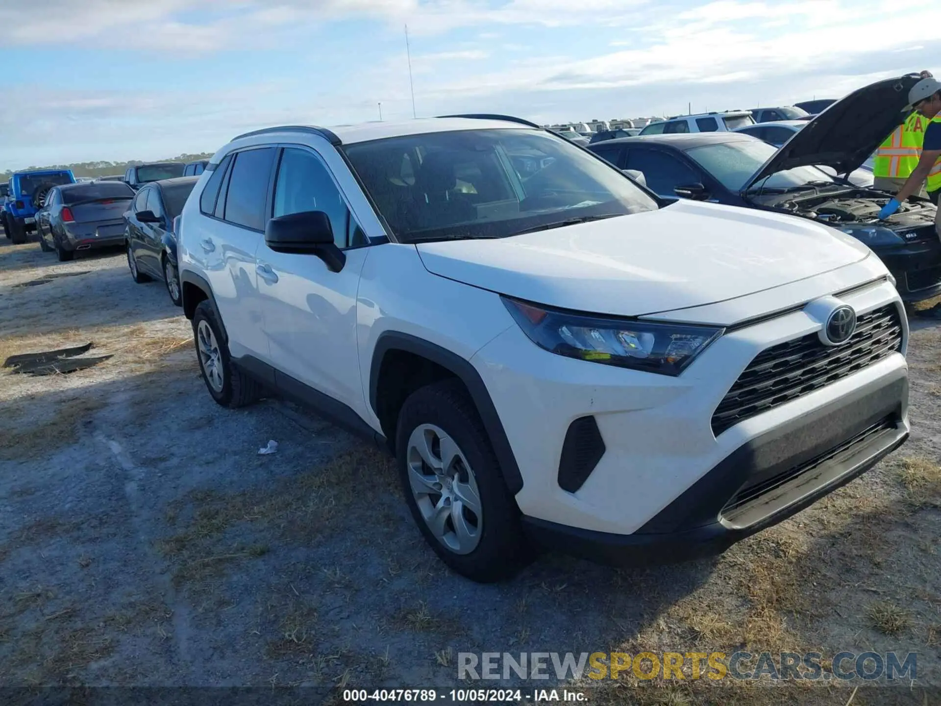 1 Photograph of a damaged car 2T3H1RFV4MC115839 TOYOTA RAV4 2021
