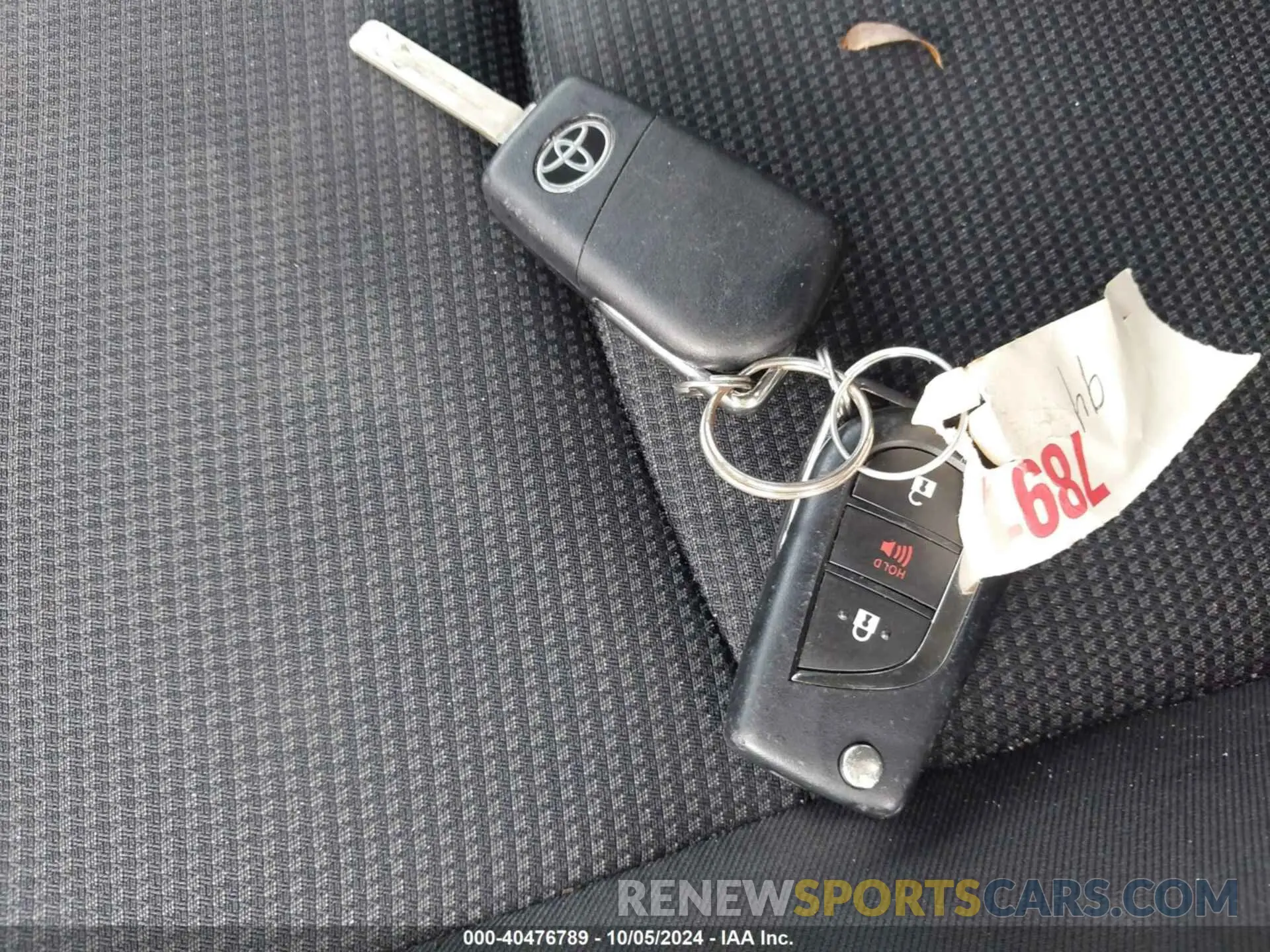 11 Photograph of a damaged car 2T3H1RFV4MC115839 TOYOTA RAV4 2021