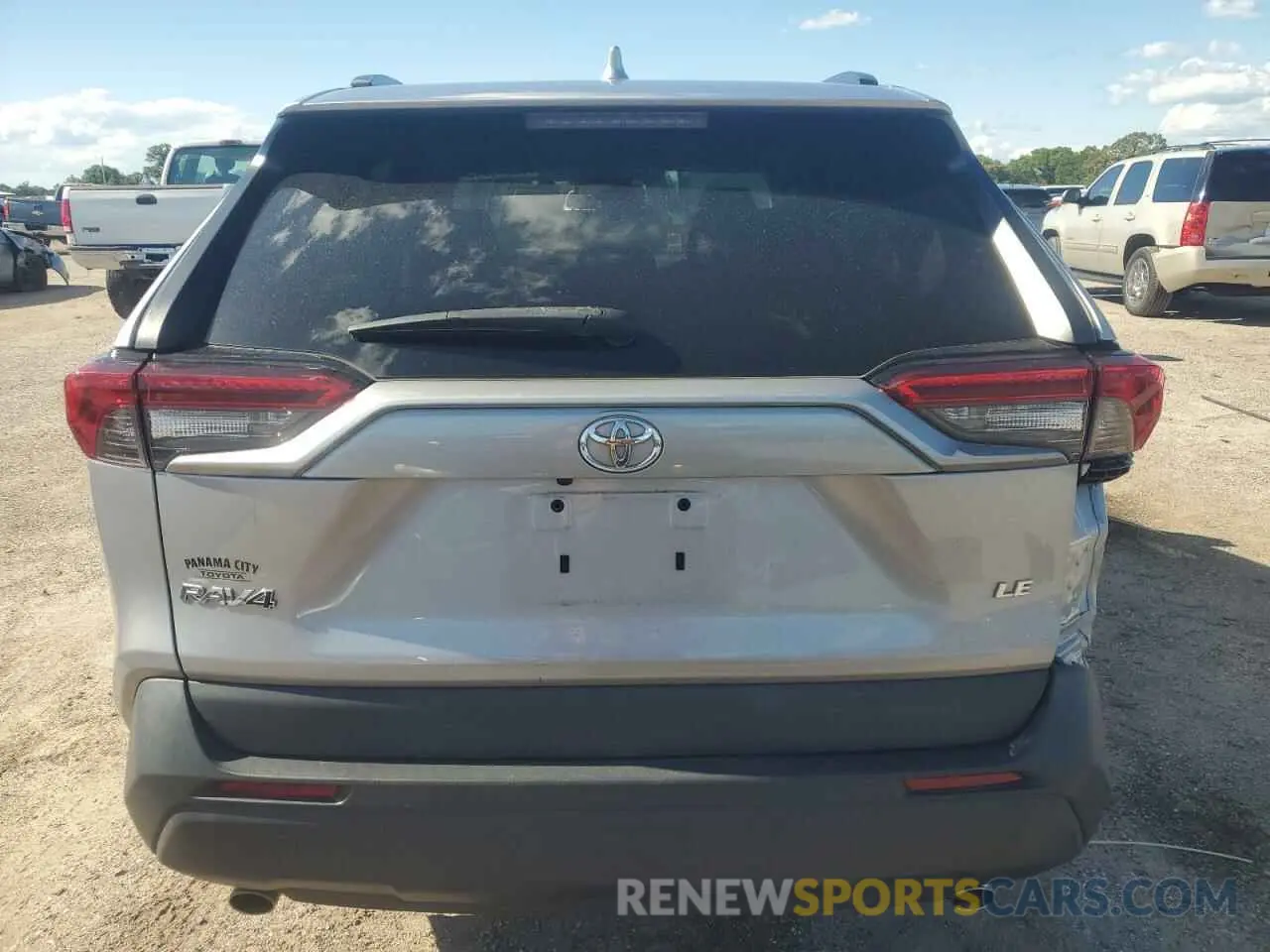6 Photograph of a damaged car 2T3H1RFV4MC150106 TOYOTA RAV4 2021