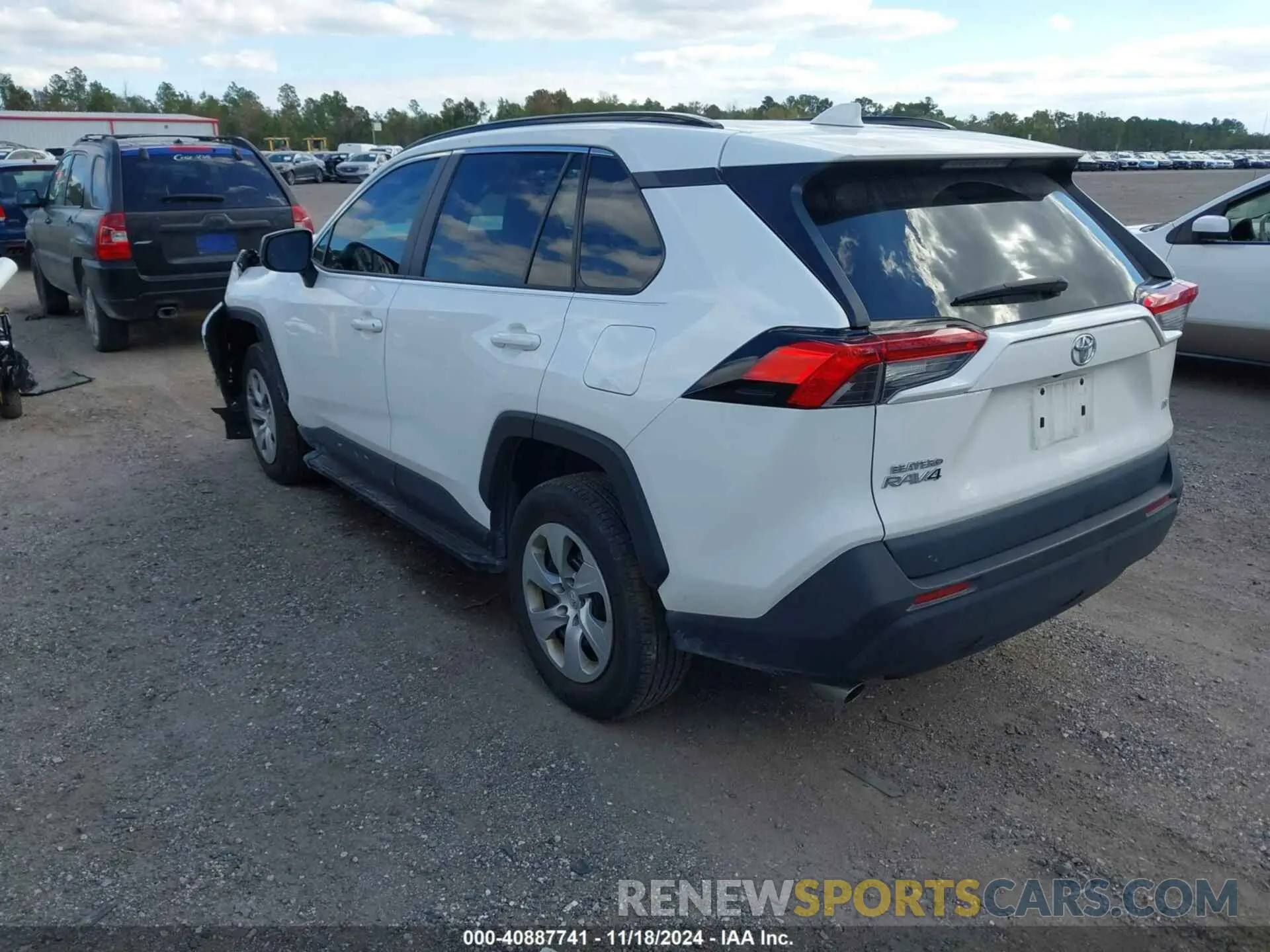 3 Фотография поврежденного автомобиля 2T3H1RFV4MC154575 TOYOTA RAV4 2021
