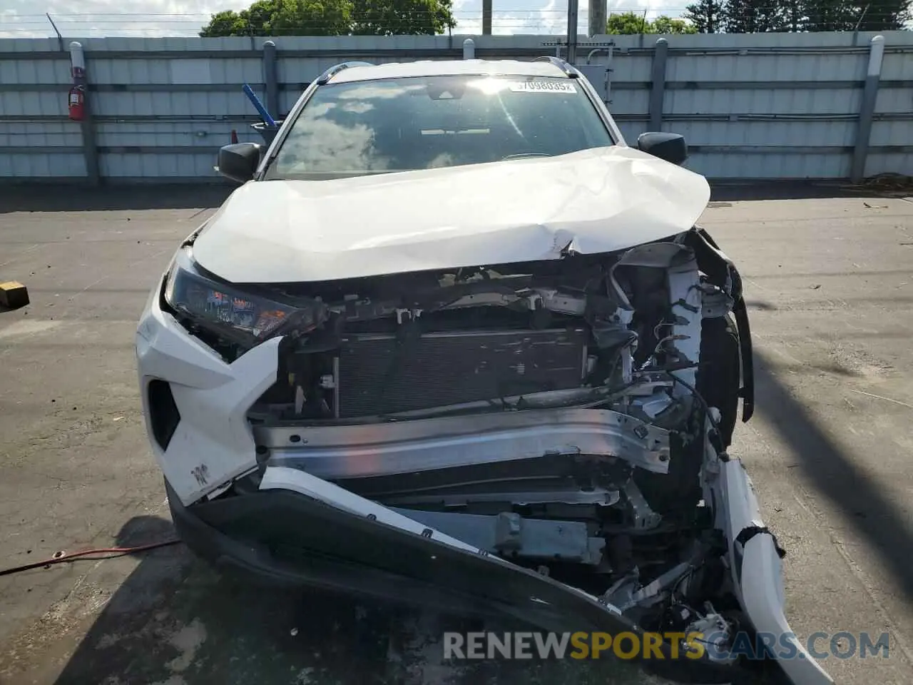 5 Photograph of a damaged car 2T3H1RFV4MC155175 TOYOTA RAV4 2021