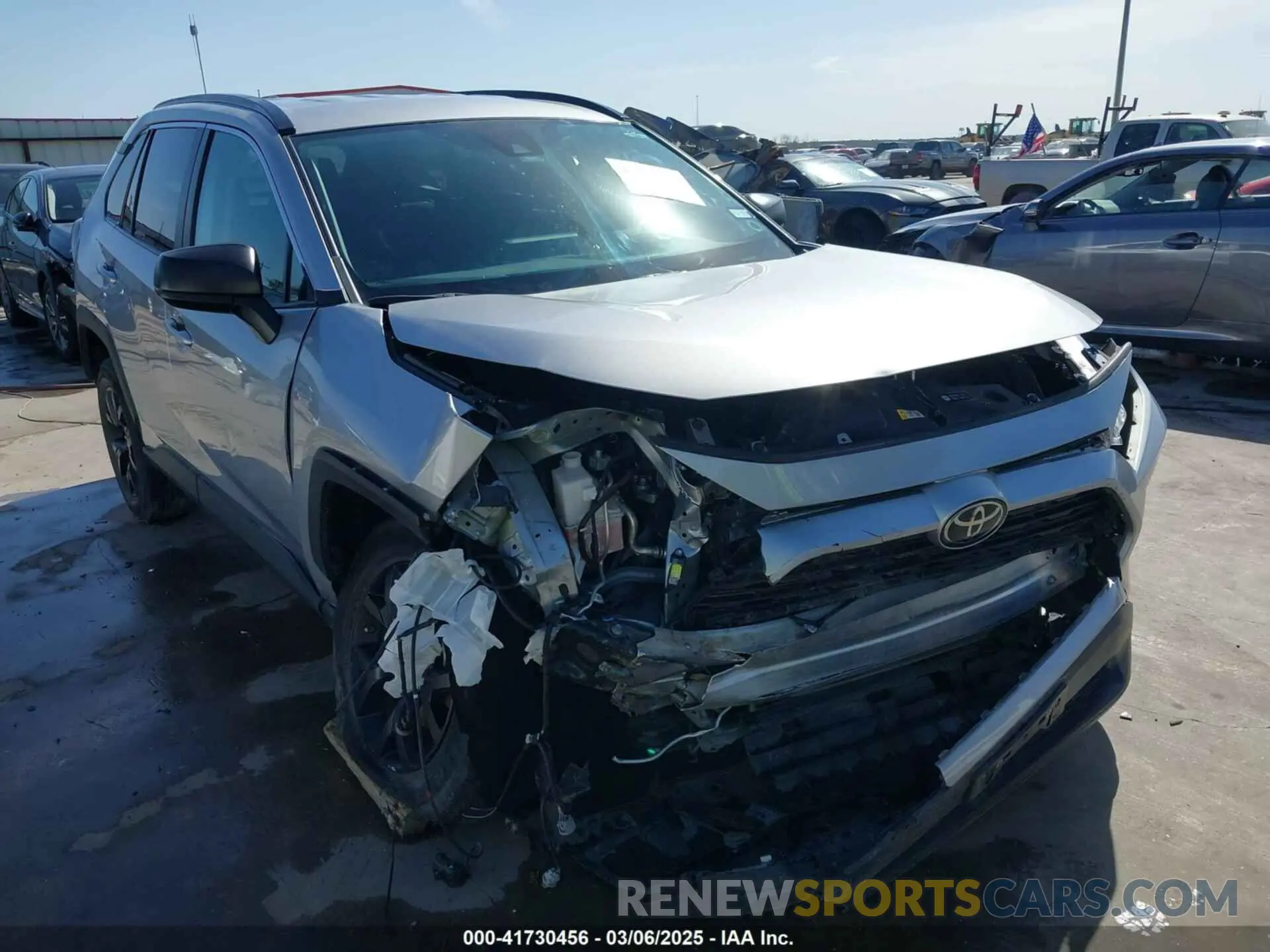 1 Фотография поврежденного автомобиля 2T3H1RFV4MC163860 TOYOTA RAV4 2021