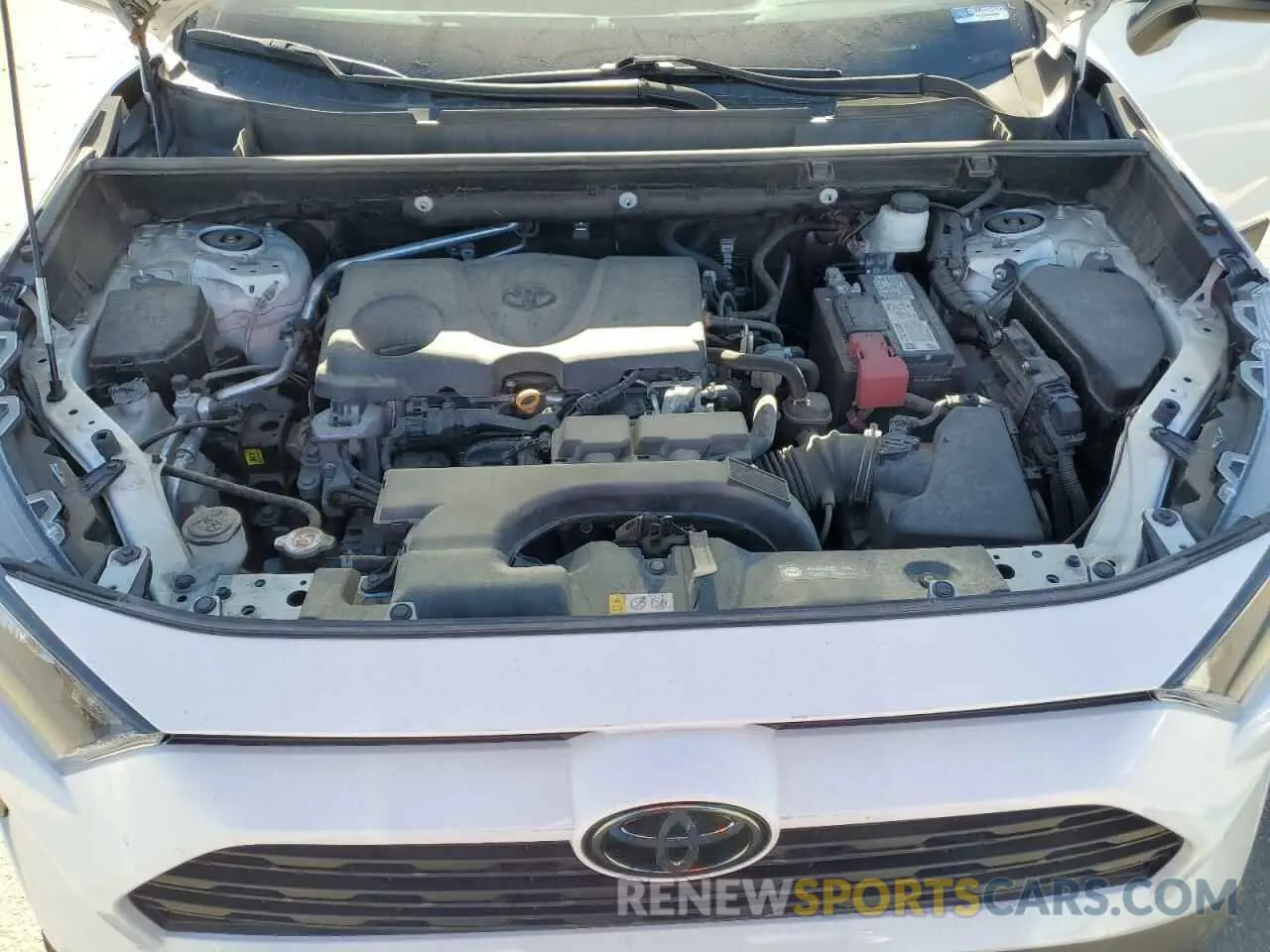 12 Photograph of a damaged car 2T3H1RFV4MW122174 TOYOTA RAV4 2021