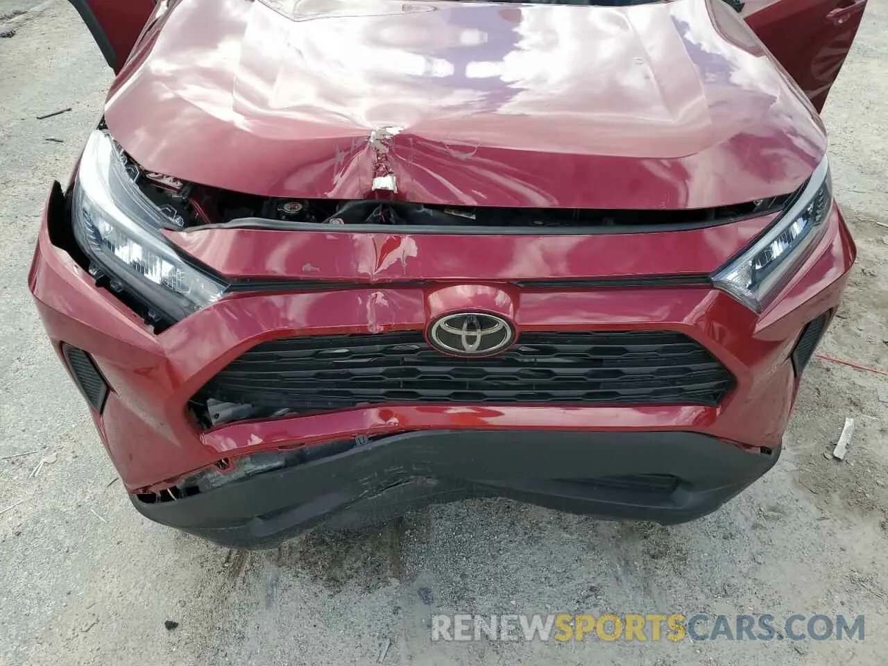 12 Photograph of a damaged car 2T3H1RFV4MW134339 TOYOTA RAV4 2021