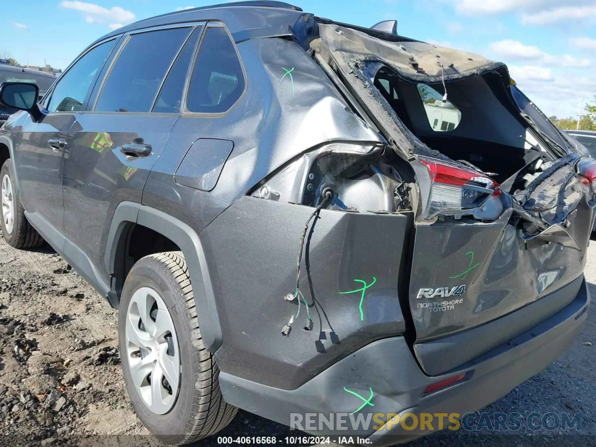 17 Photograph of a damaged car 2T3H1RFV5MC087064 TOYOTA RAV4 2021