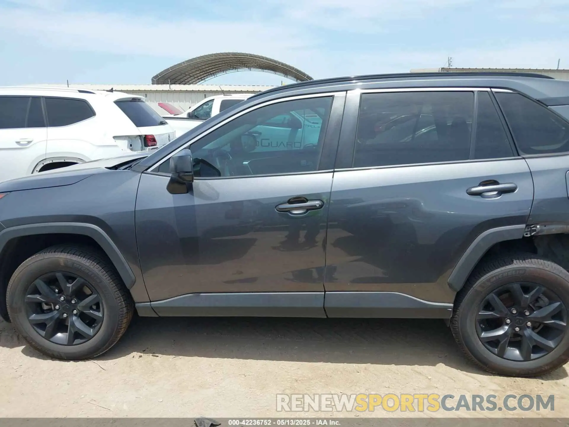 14 Фотография поврежденного автомобиля 2T3H1RFV5MC124355 TOYOTA RAV4 2021