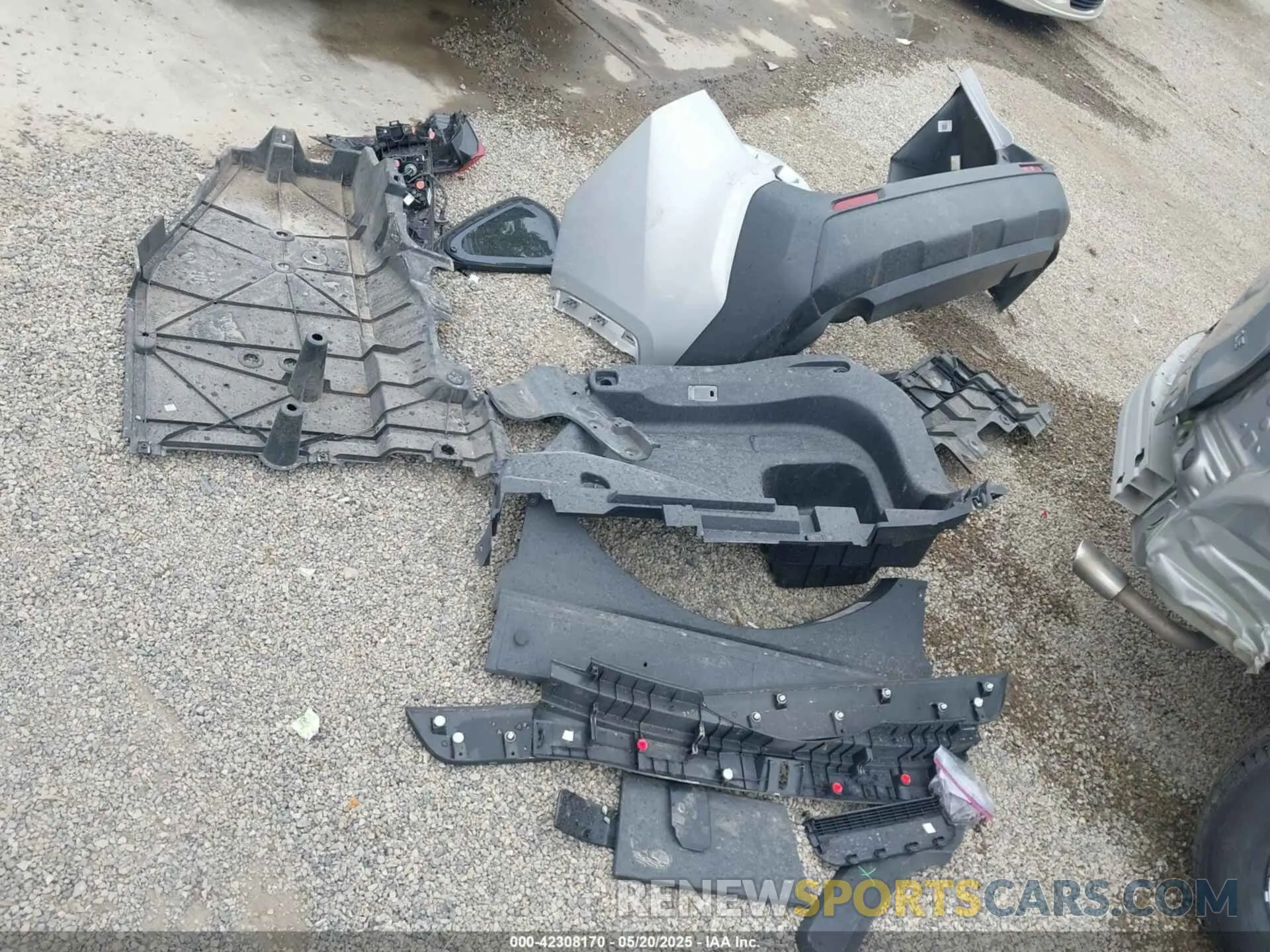12 Photograph of a damaged car 2T3H1RFV5MW180990 TOYOTA RAV4 2021
