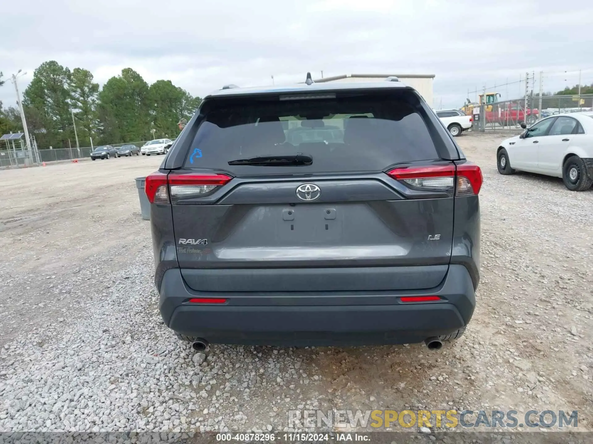 17 Photograph of a damaged car 2T3H1RFV6MC103658 TOYOTA RAV4 2021