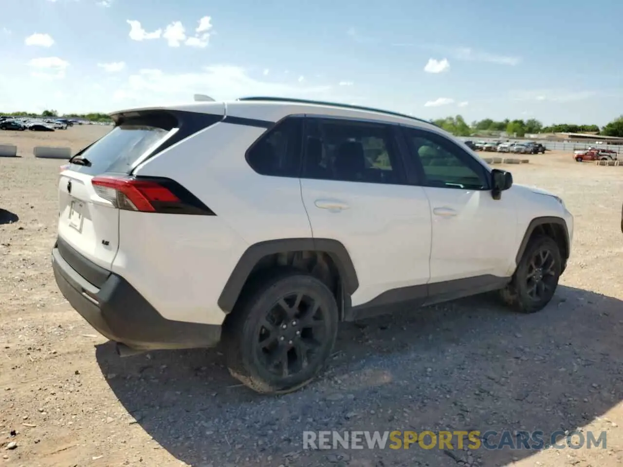 3 Photograph of a damaged car 2T3H1RFV6MC127300 TOYOTA RAV4 2021