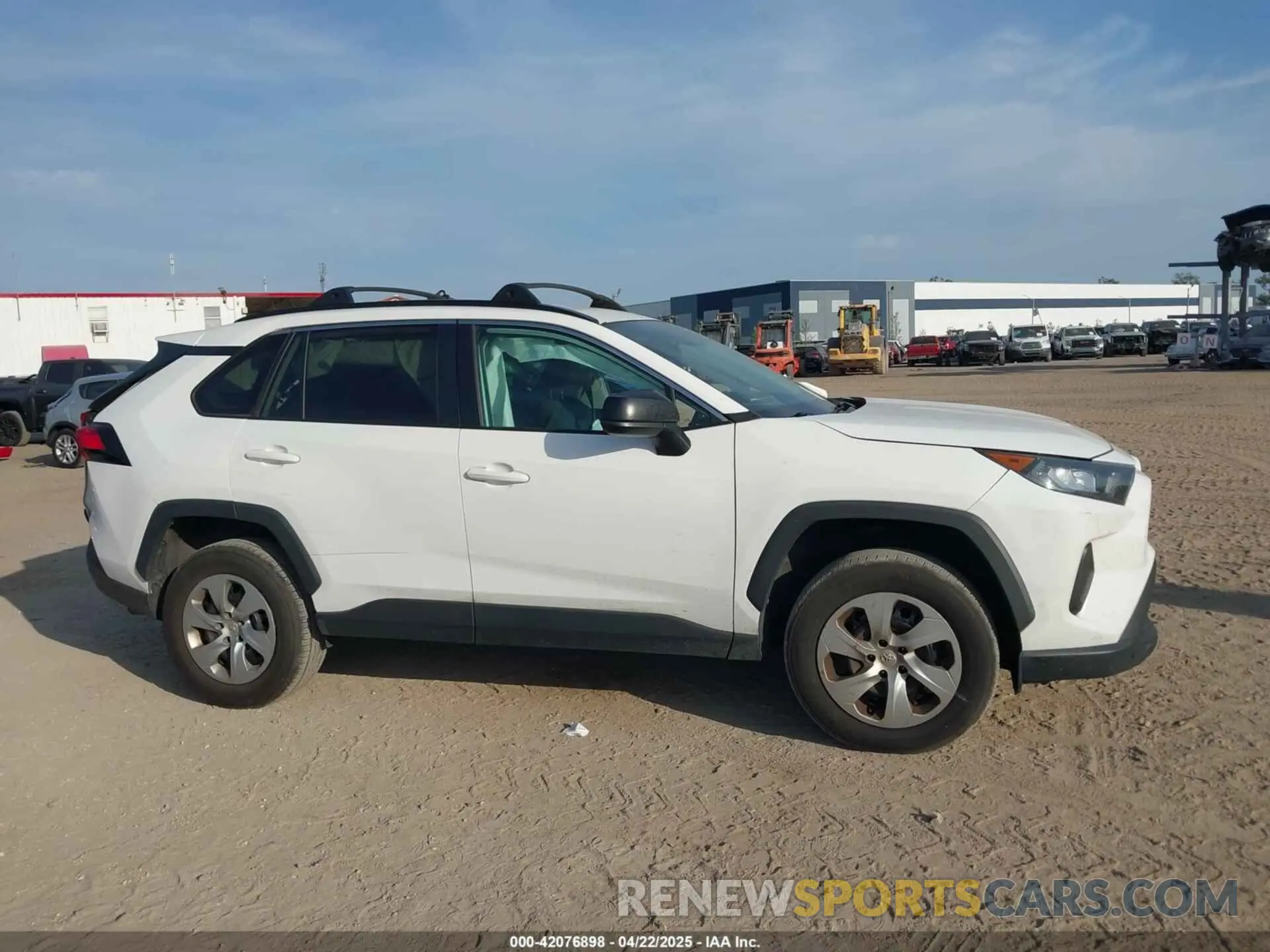 14 Photograph of a damaged car 2T3H1RFV6MC166453 TOYOTA RAV4 2021