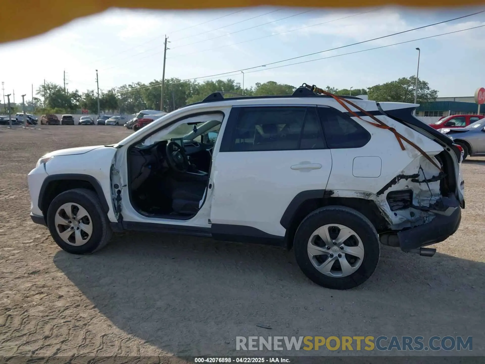 15 Photograph of a damaged car 2T3H1RFV6MC166453 TOYOTA RAV4 2021