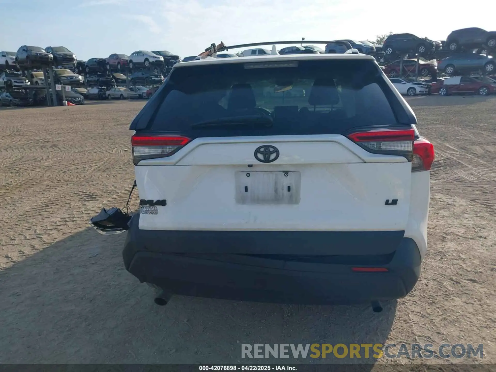 17 Photograph of a damaged car 2T3H1RFV6MC166453 TOYOTA RAV4 2021