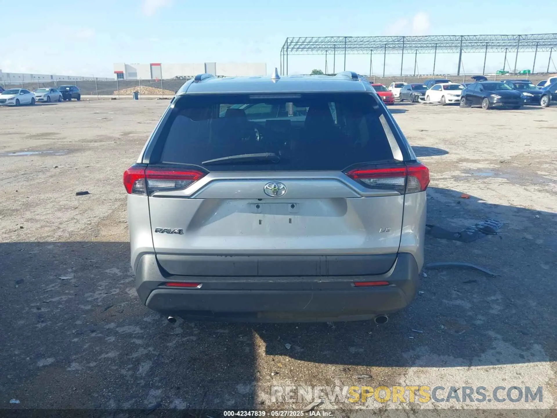 16 Photograph of a damaged car 2T3H1RFV6MW137050 TOYOTA RAV4 2021