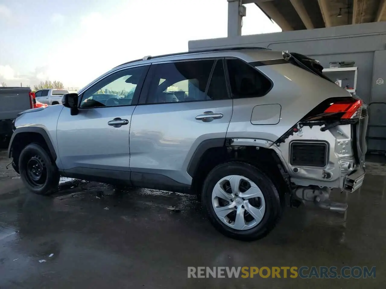 2 Фотография поврежденного автомобиля 2T3H1RFV7MC132232 TOYOTA RAV4 2021