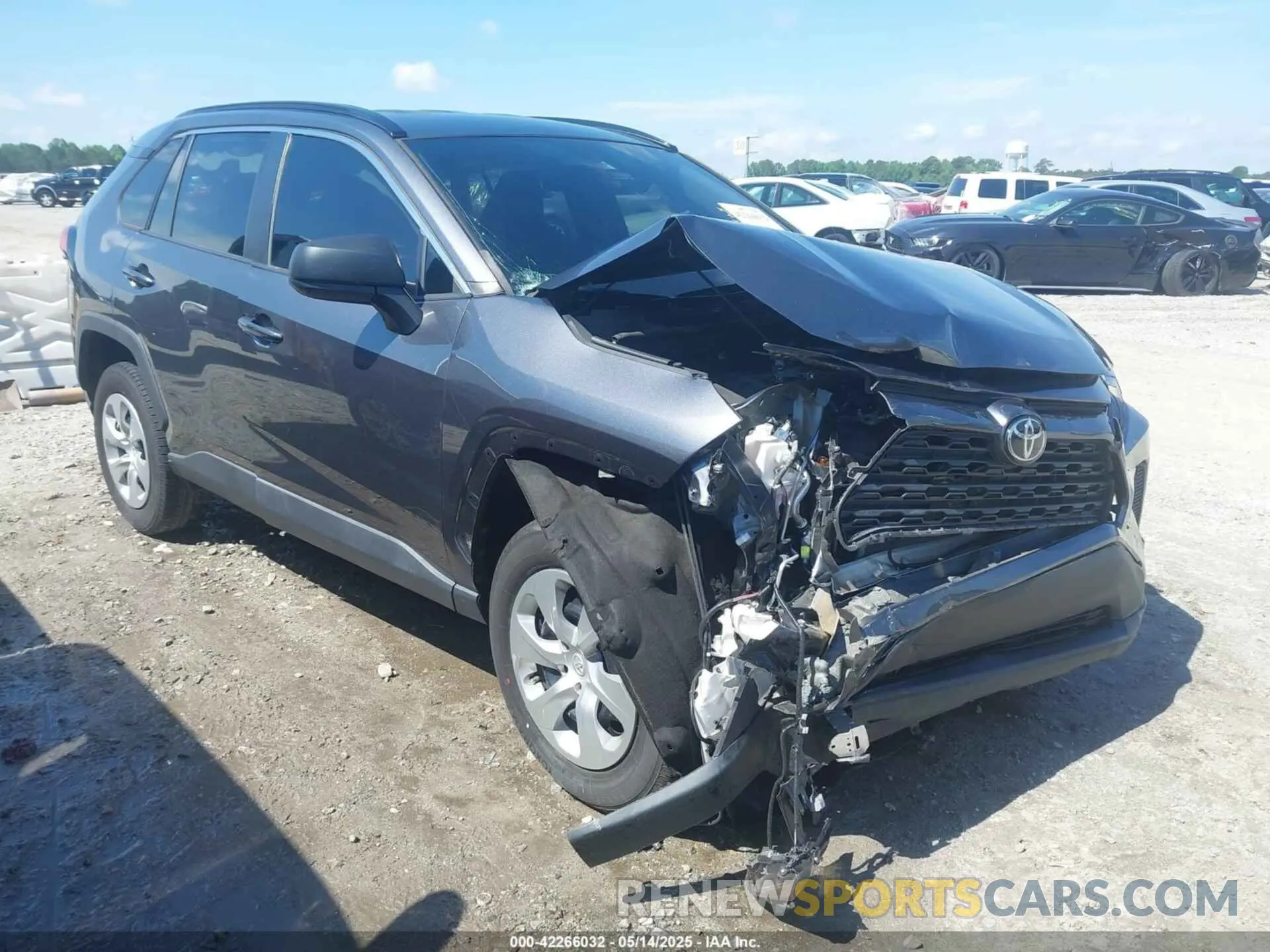 1 Photograph of a damaged car 2T3H1RFV8MC147368 TOYOTA RAV4 2021