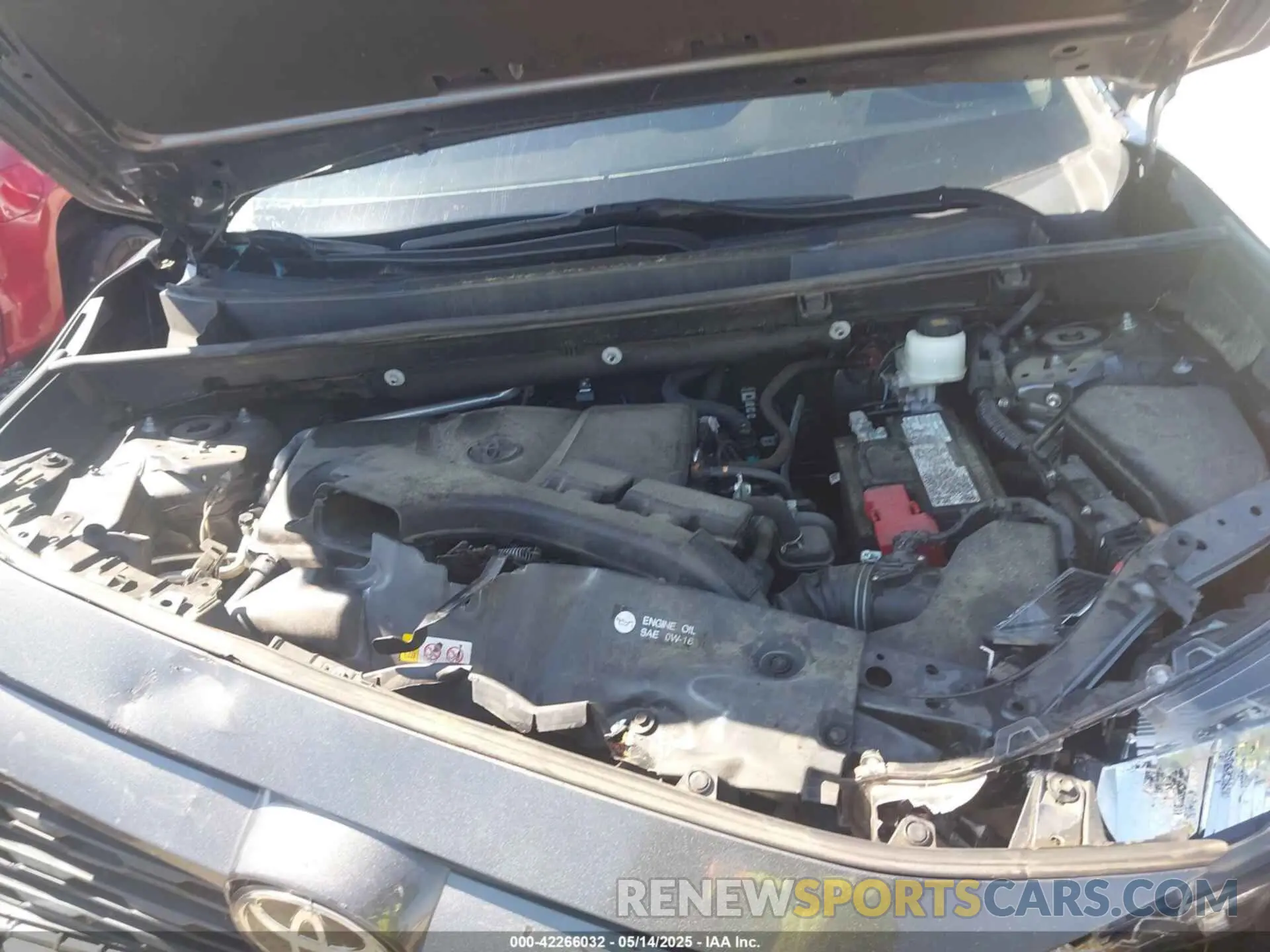 10 Photograph of a damaged car 2T3H1RFV8MC147368 TOYOTA RAV4 2021