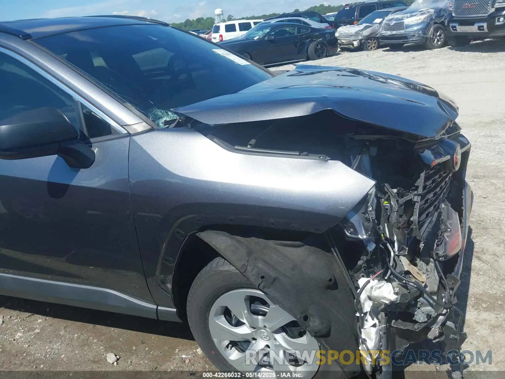 16 Photograph of a damaged car 2T3H1RFV8MC147368 TOYOTA RAV4 2021
