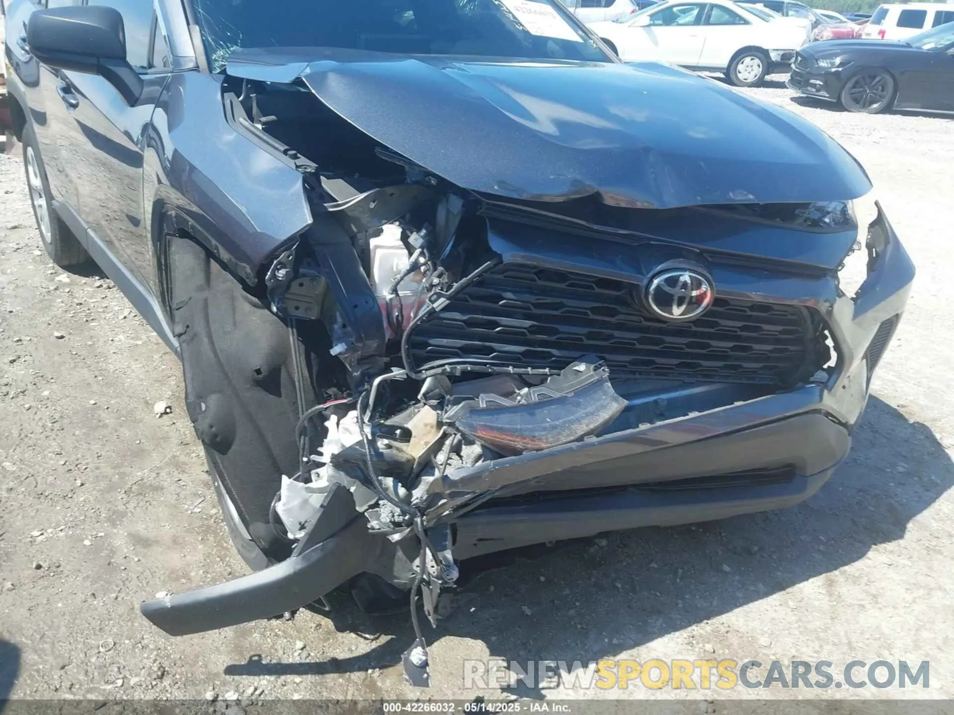 17 Photograph of a damaged car 2T3H1RFV8MC147368 TOYOTA RAV4 2021