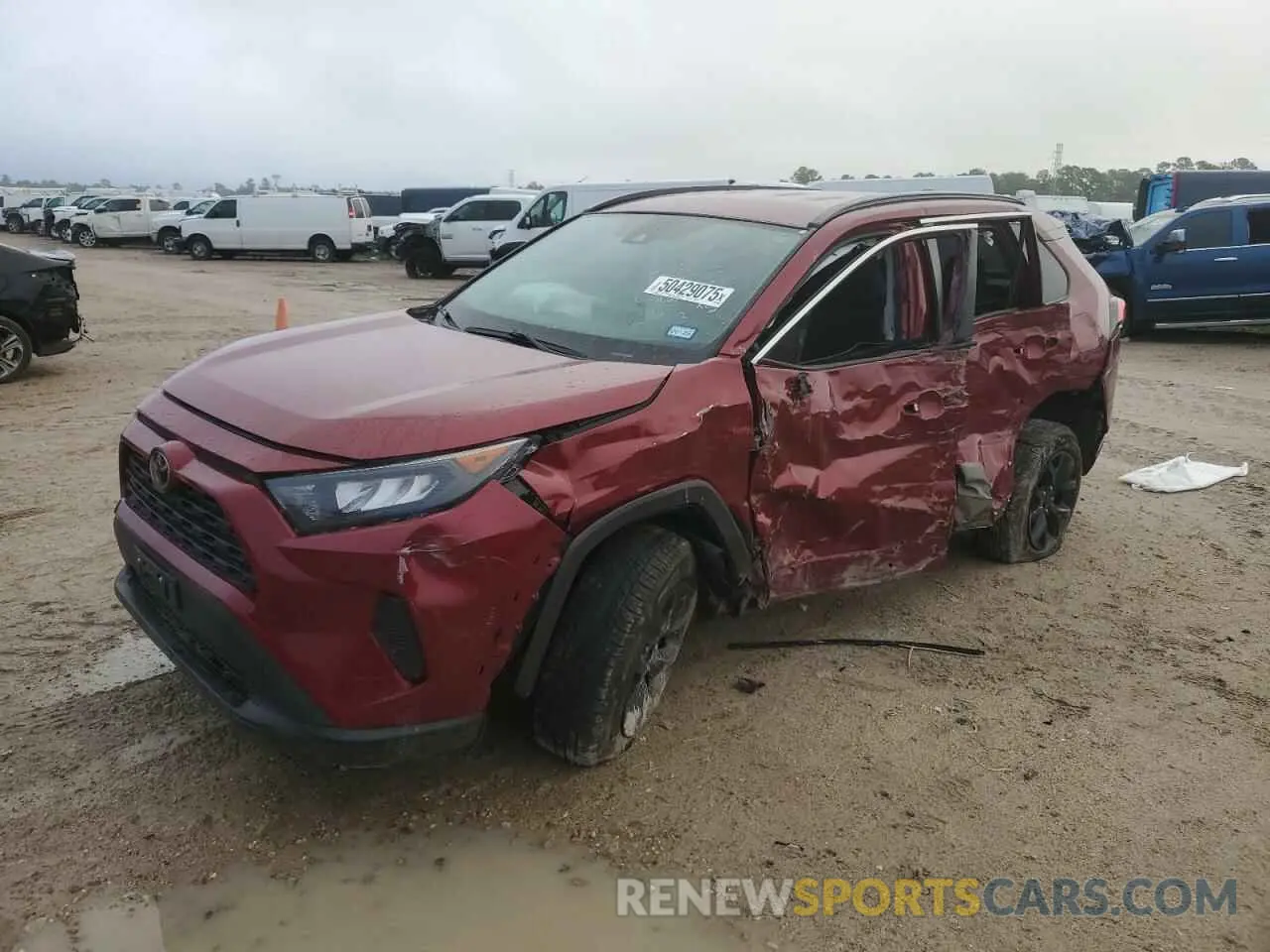 1 Photograph of a damaged car 2T3H1RFV8MW136157 TOYOTA RAV4 2021
