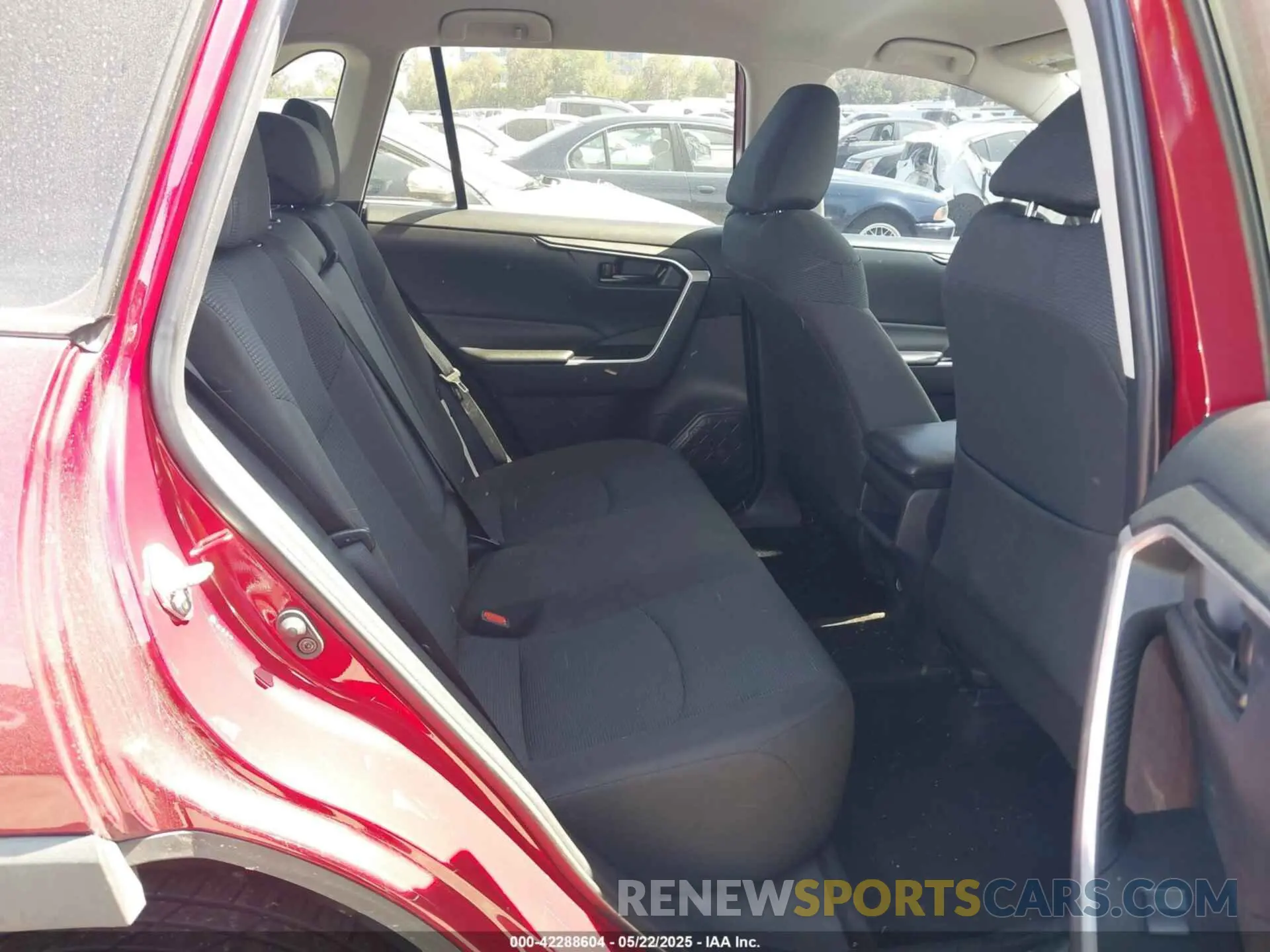 8 Photograph of a damaged car 2T3H1RFV8MW179820 TOYOTA RAV4 2021