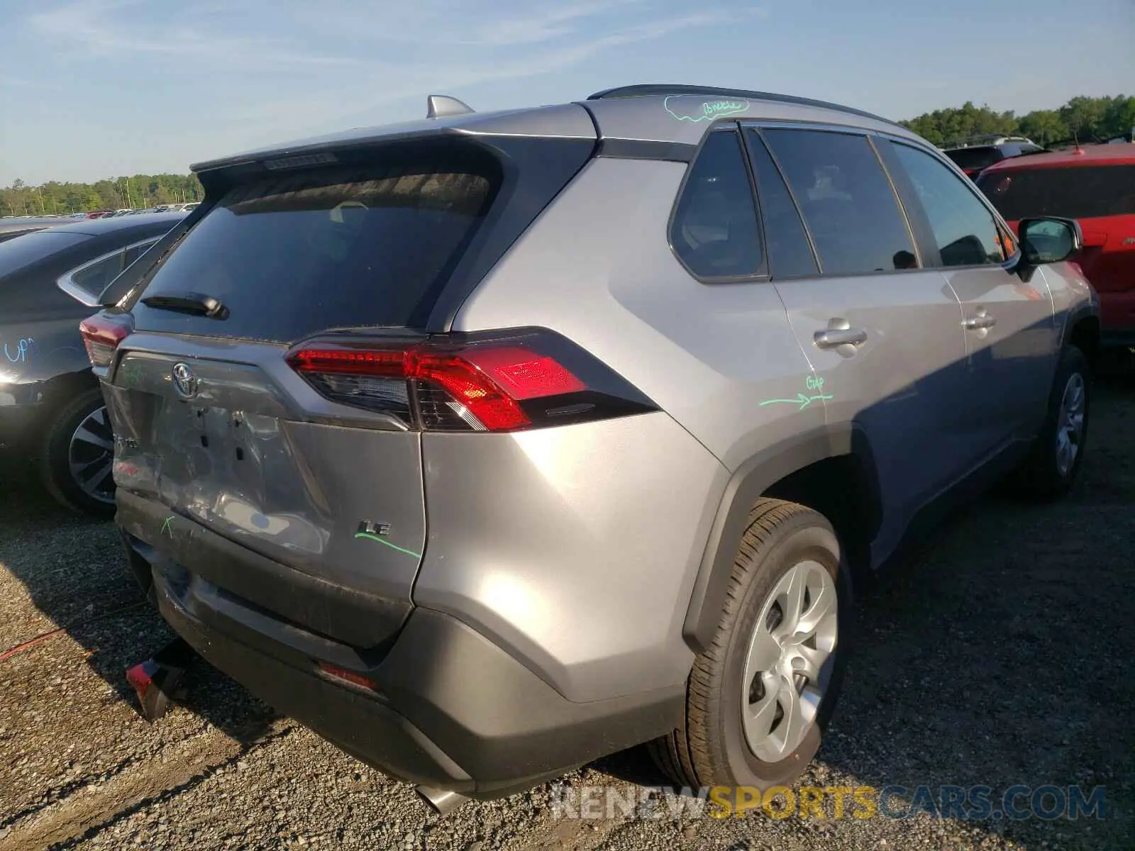 4 Photograph of a damaged car 2T3H1RFV9MC104478 TOYOTA RAV4 2021