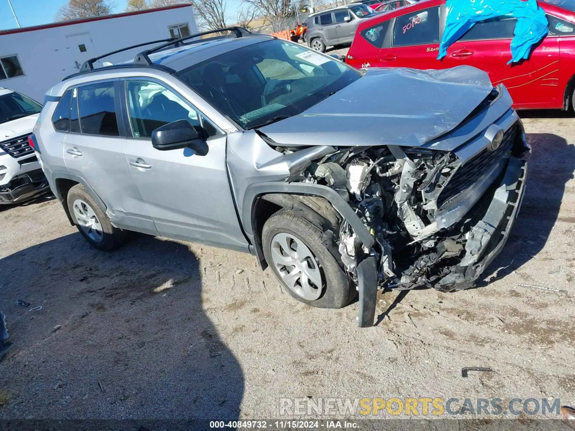 1 Photograph of a damaged car 2T3H1RFV9MC136363 TOYOTA RAV4 2021