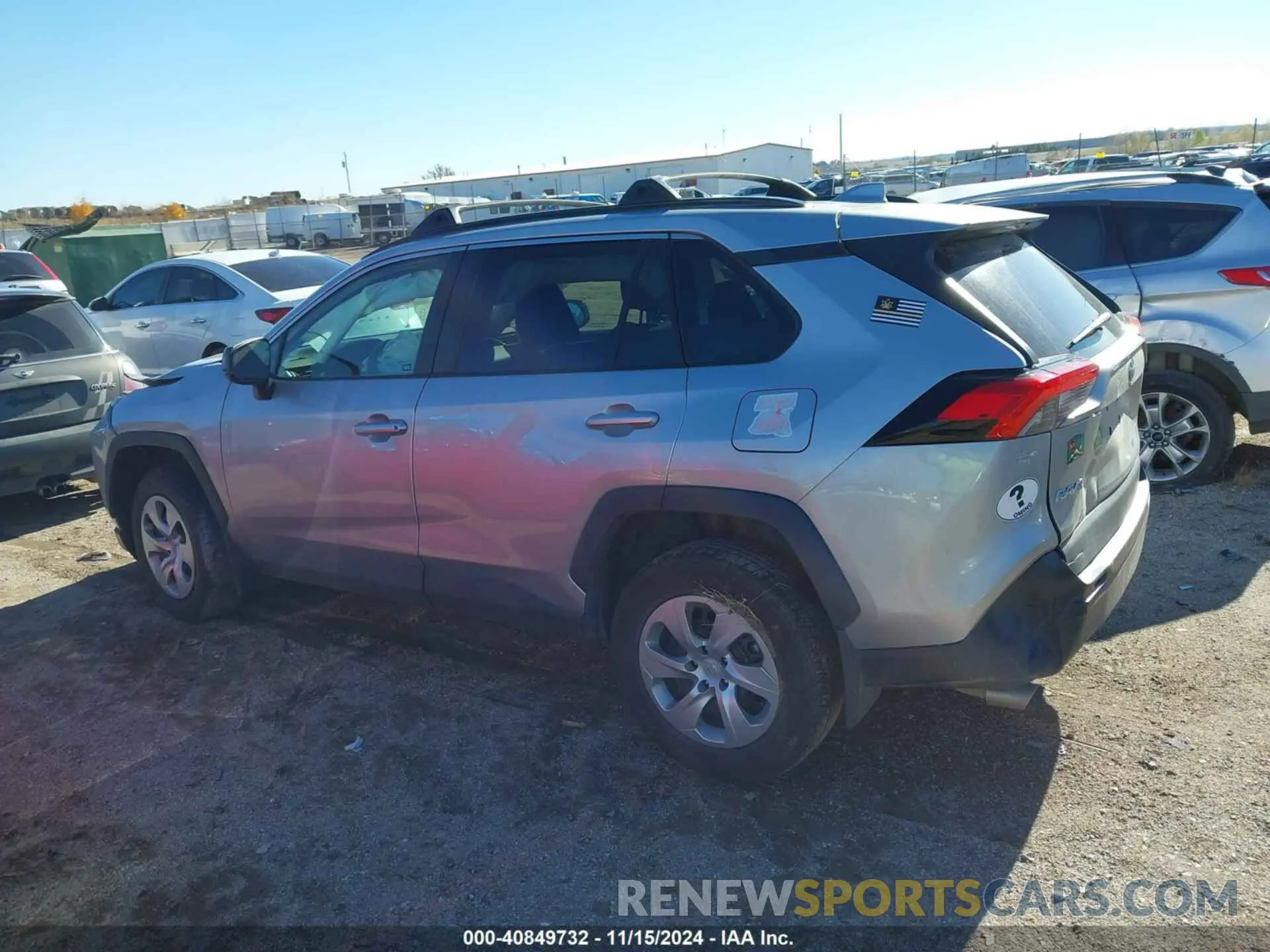 14 Photograph of a damaged car 2T3H1RFV9MC136363 TOYOTA RAV4 2021