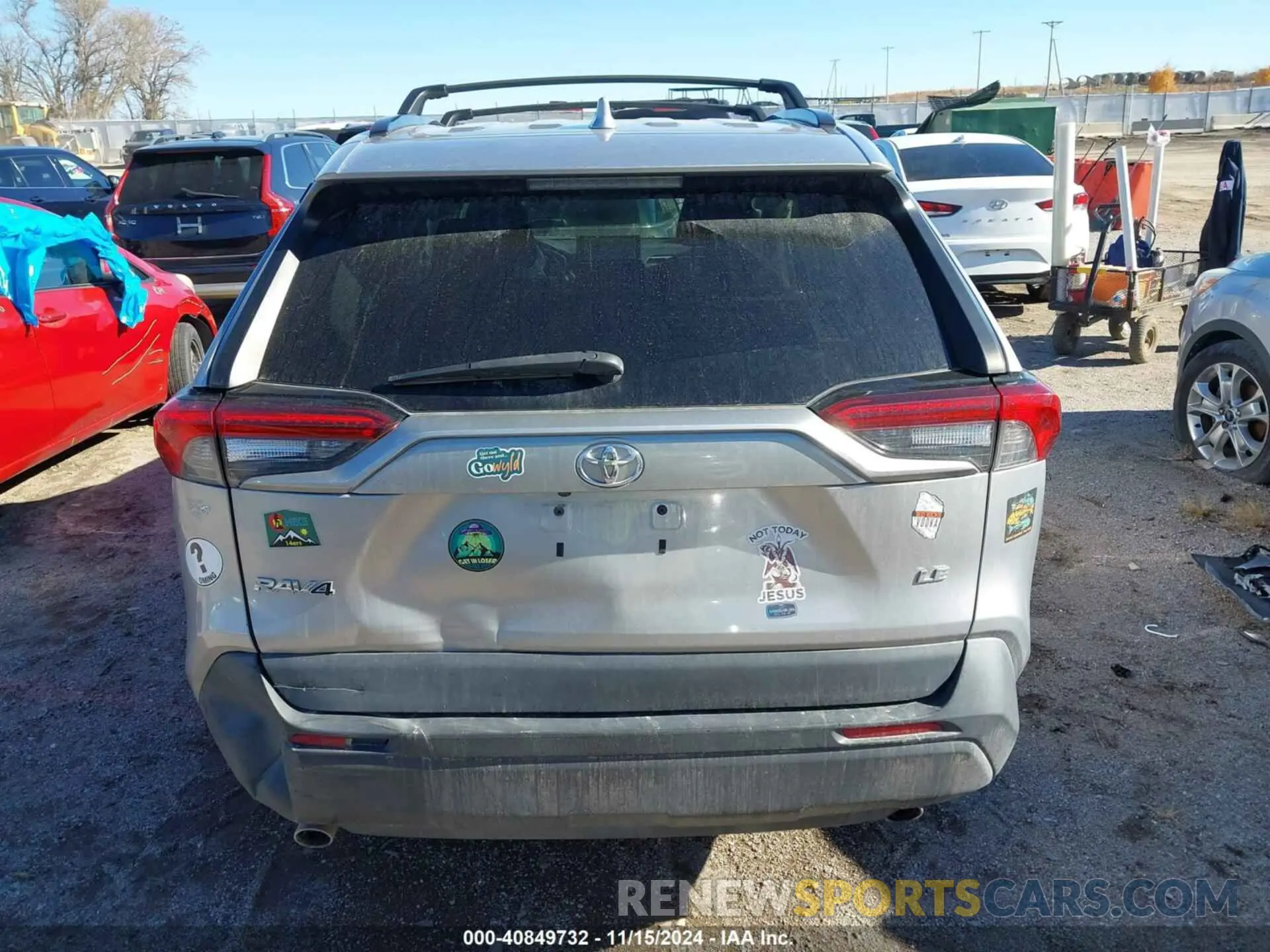 16 Photograph of a damaged car 2T3H1RFV9MC136363 TOYOTA RAV4 2021