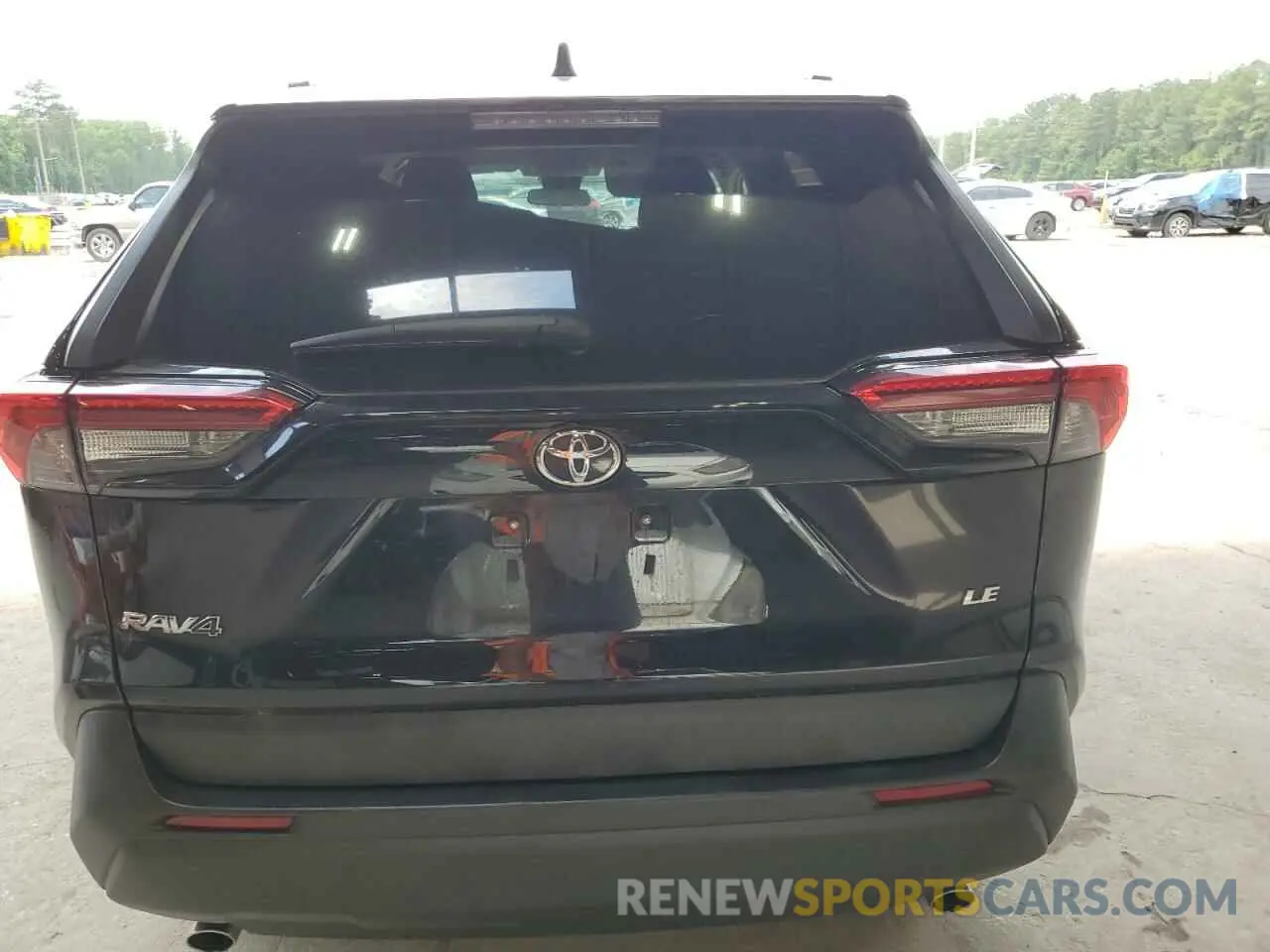 6 Photograph of a damaged car 2T3H1RFV9MC141529 TOYOTA RAV4 2021